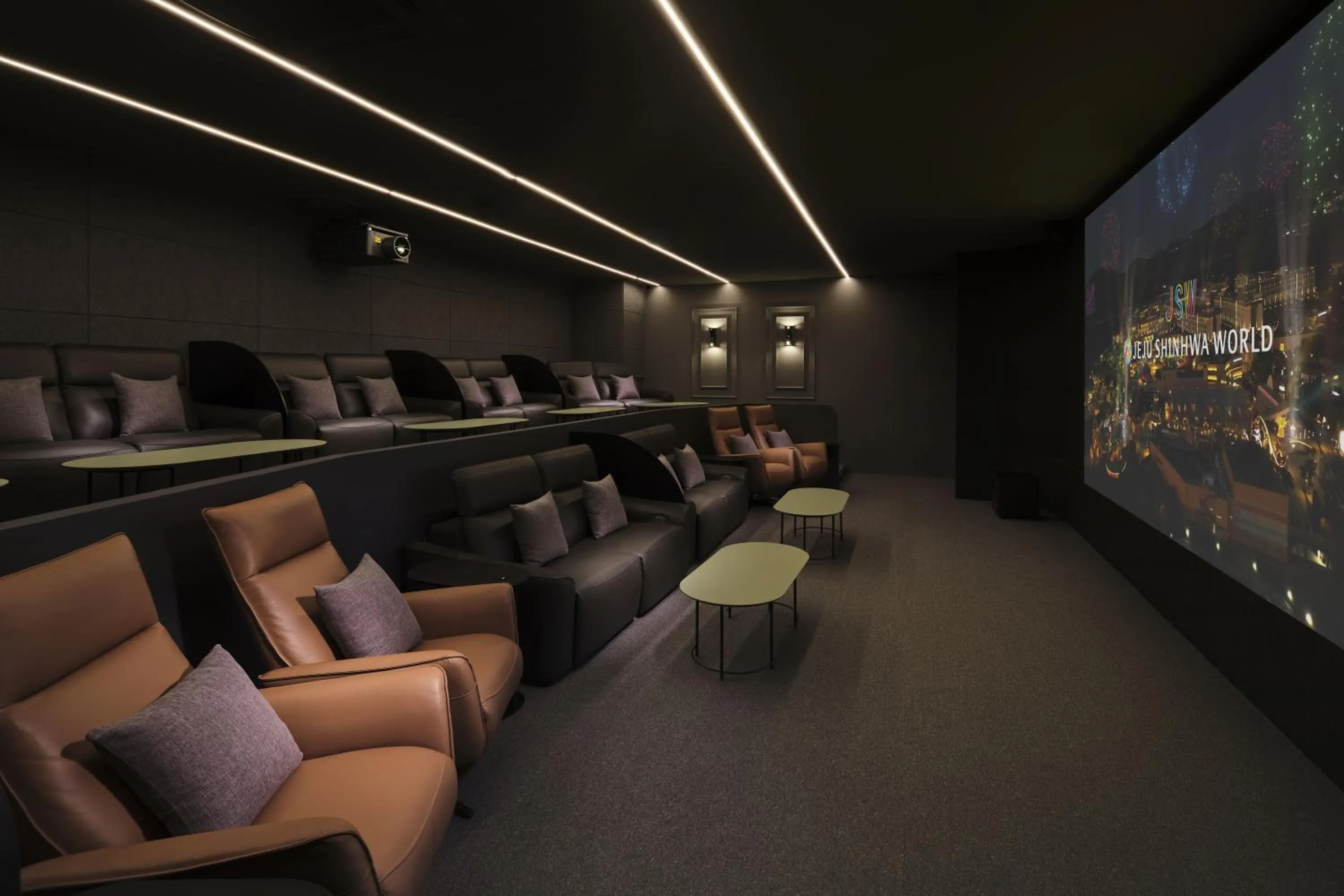 Entertainment in Landing Jeju Shinhwa World Hotel