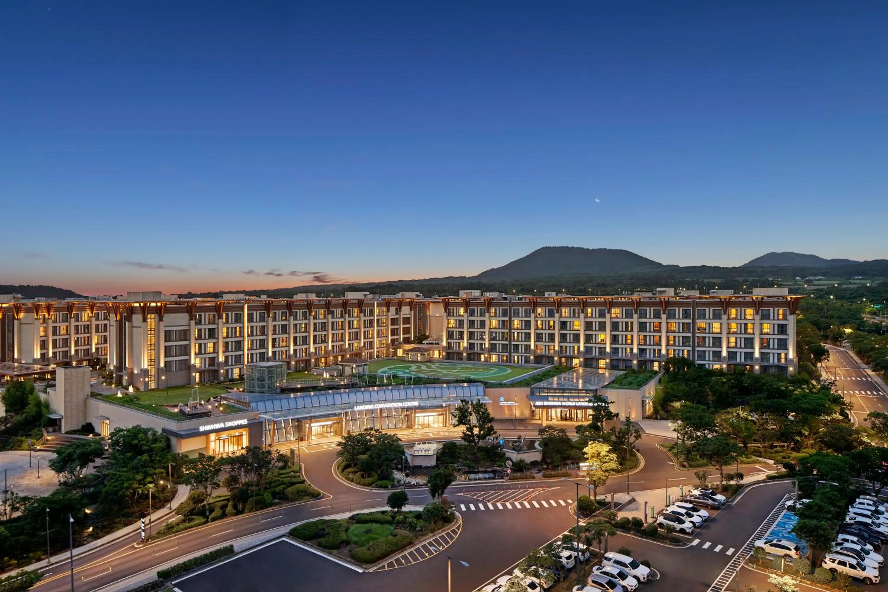 Property building in Landing Jeju Shinhwa World Hotel