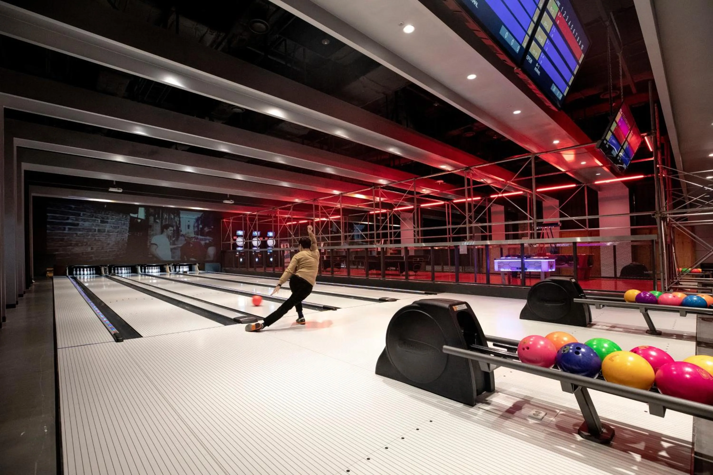 Bowling in Landing Jeju Shinhwa World Hotel