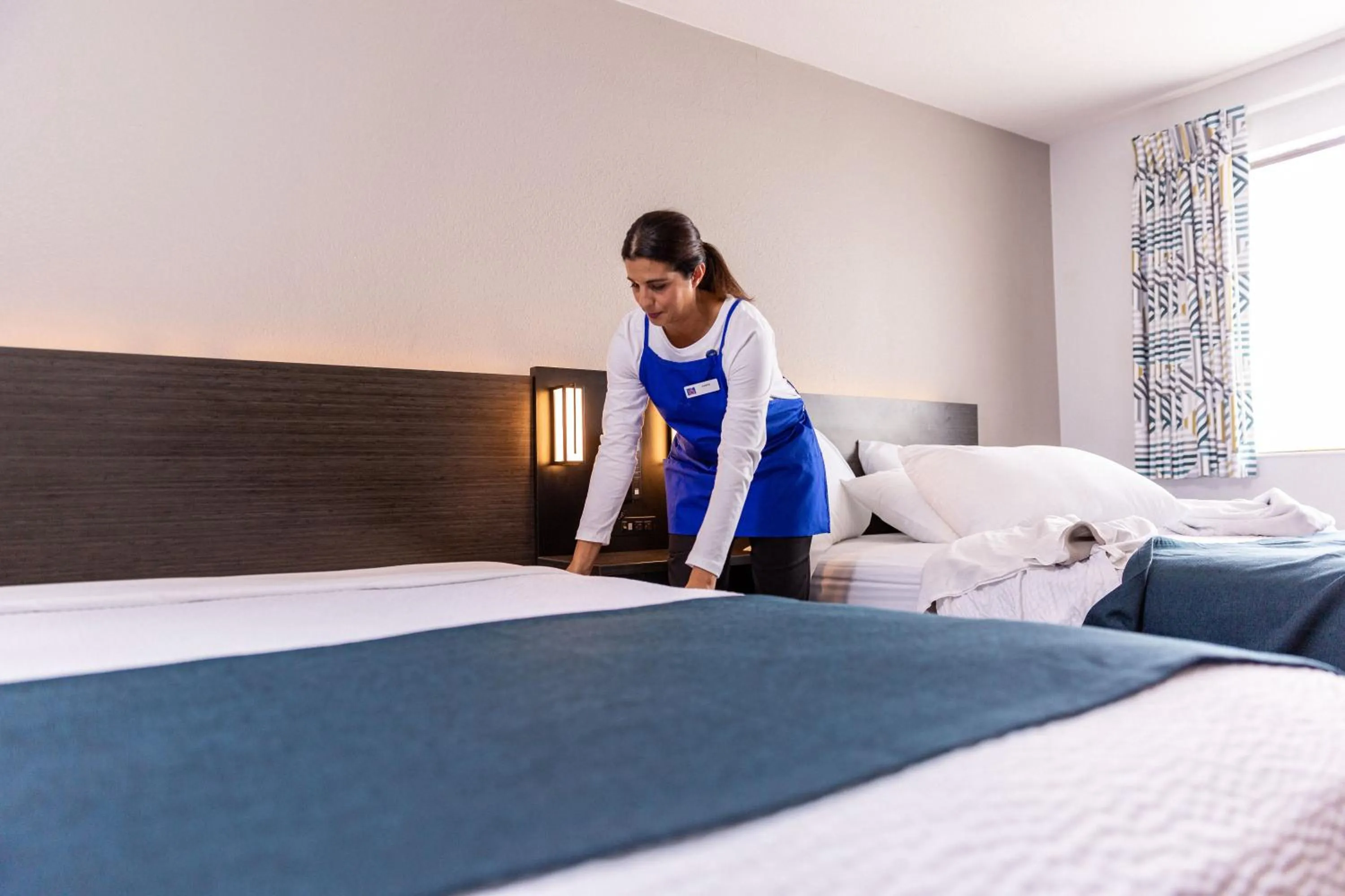 Activities, Bed in Motel 6-Belmont, CA - San Francisco - Redwood City