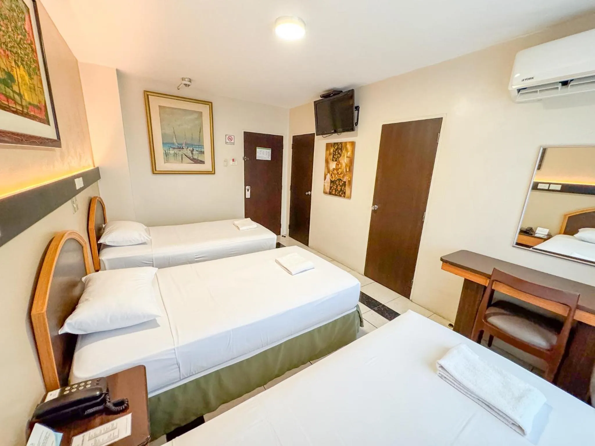 Bedroom, Bed in GH Alexander Hotel