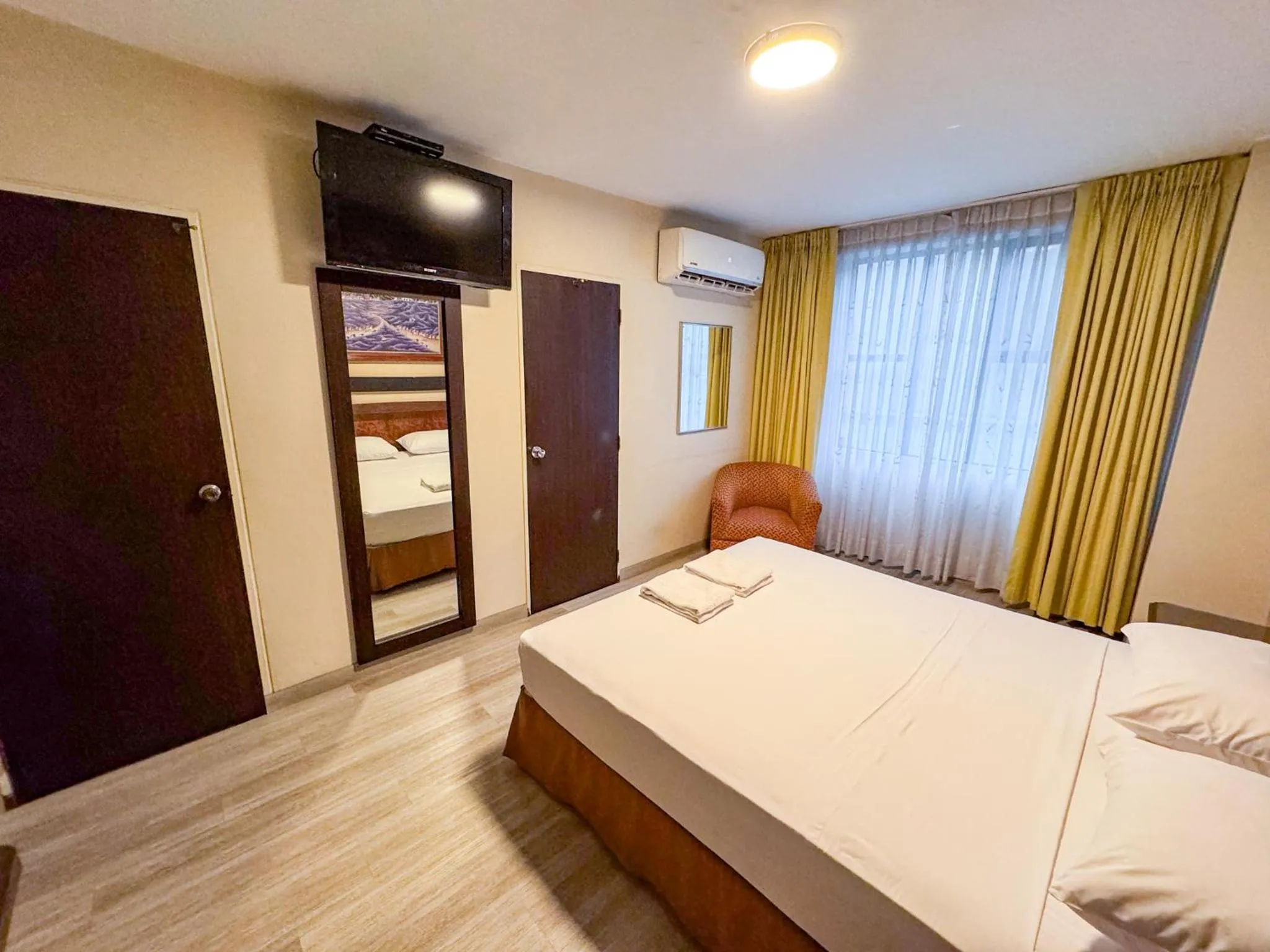 Bed in GH Alexander Hotel