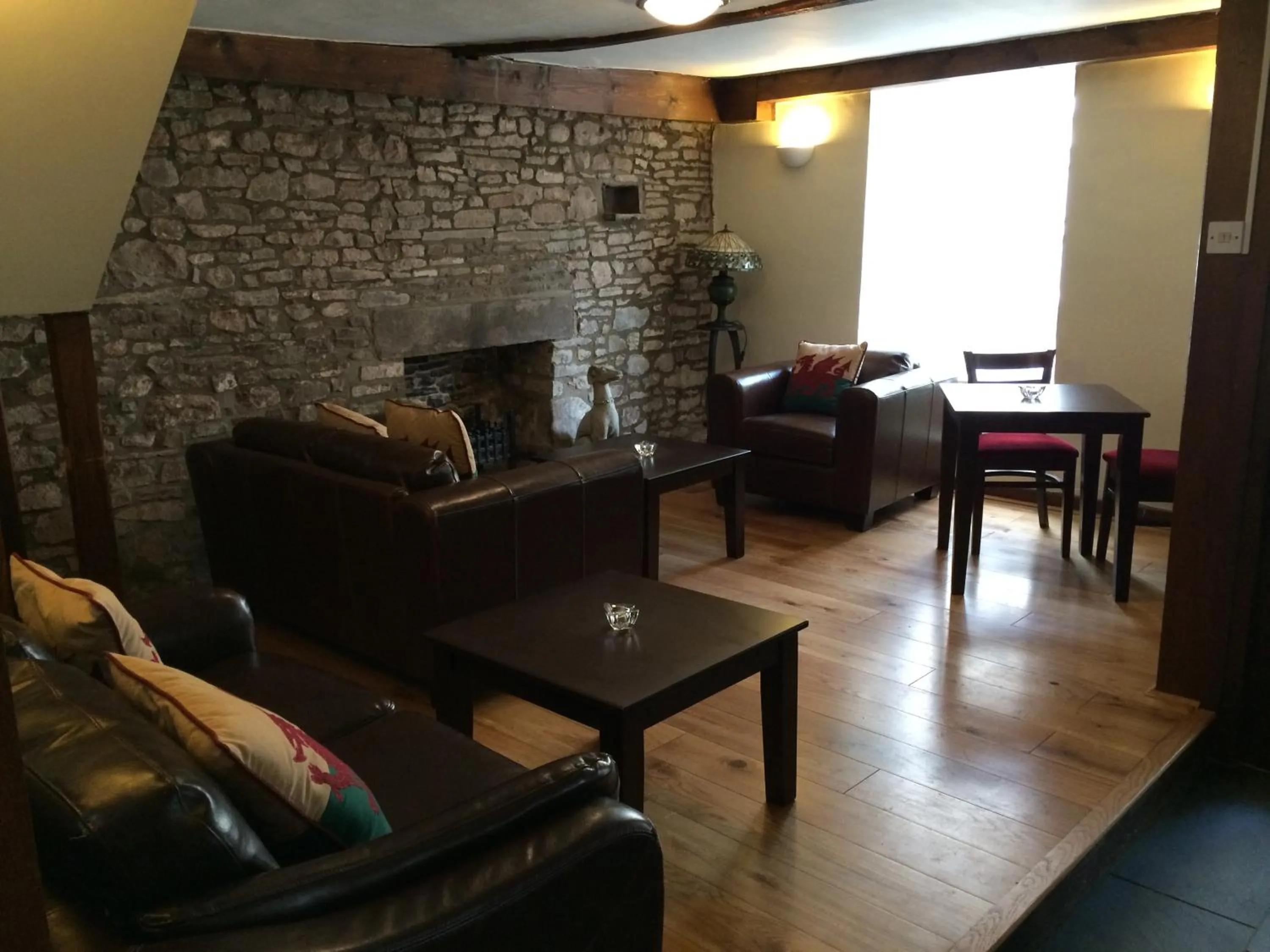 Lounge or bar in Dragon Inn