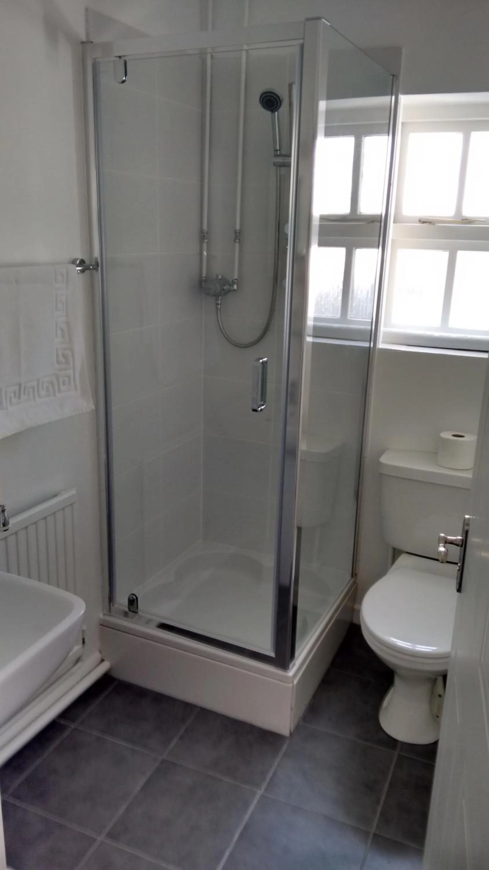 Bathroom in Dragon Inn