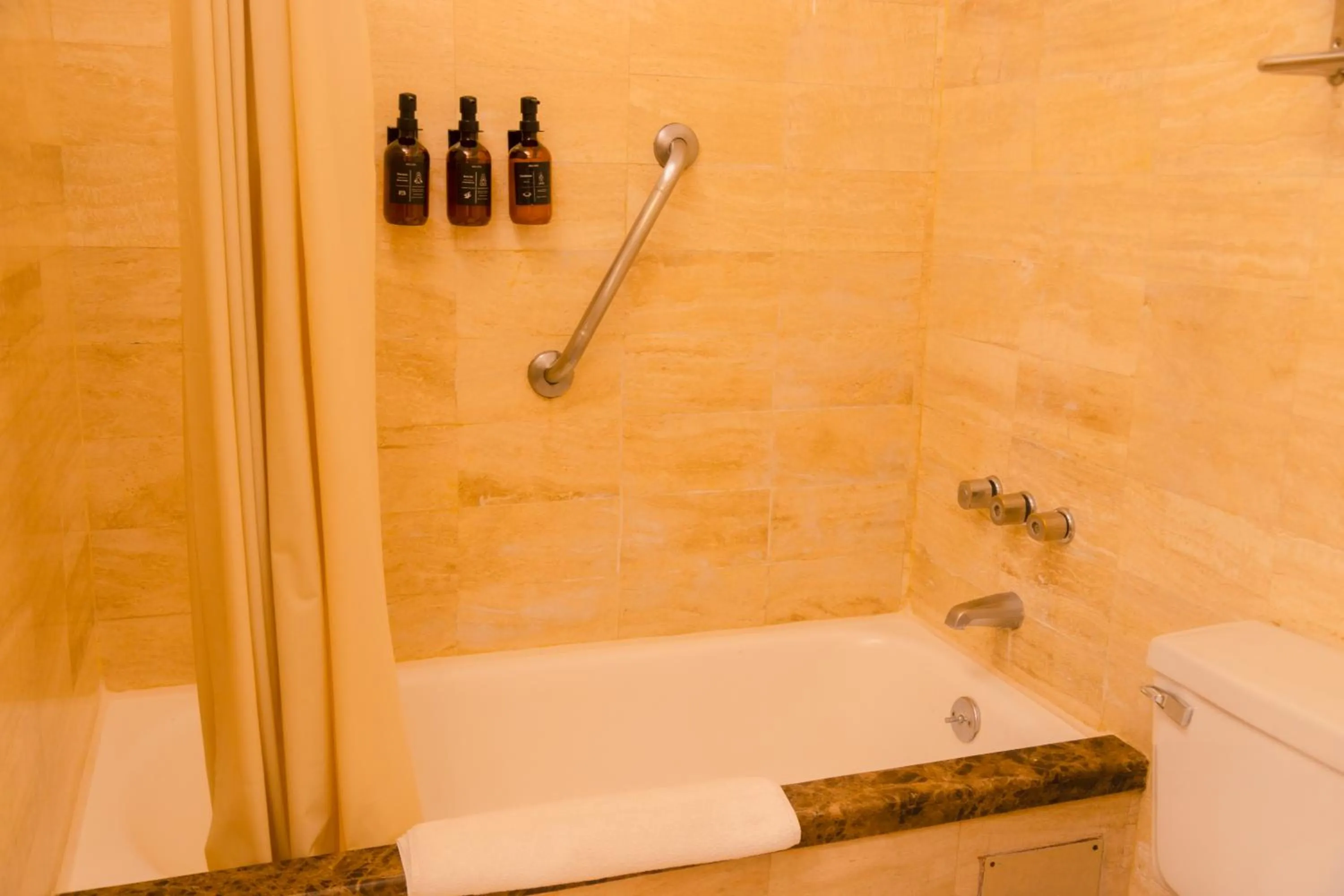 Bathroom in qema Lima