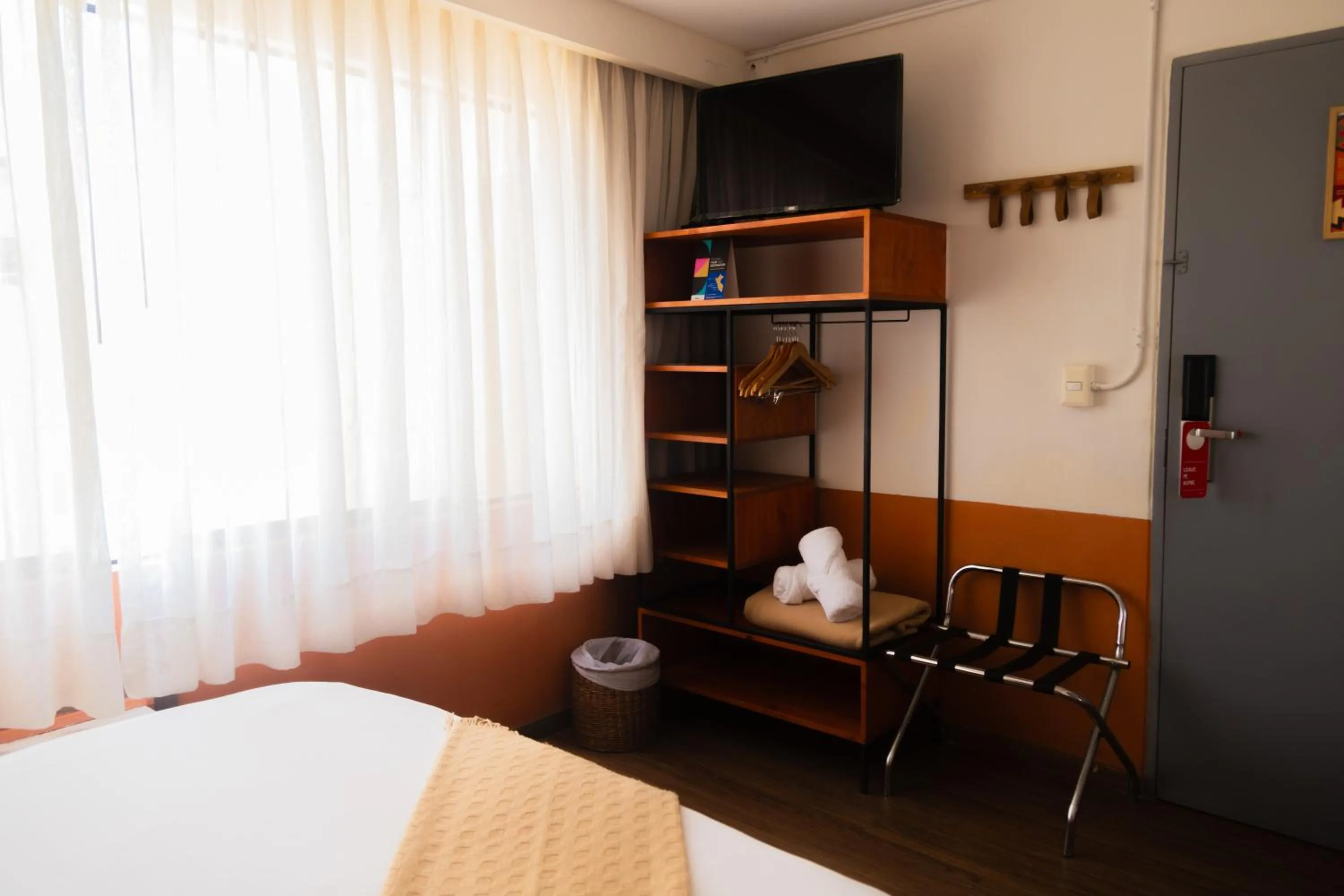 Bedroom, Bed in qema Lima