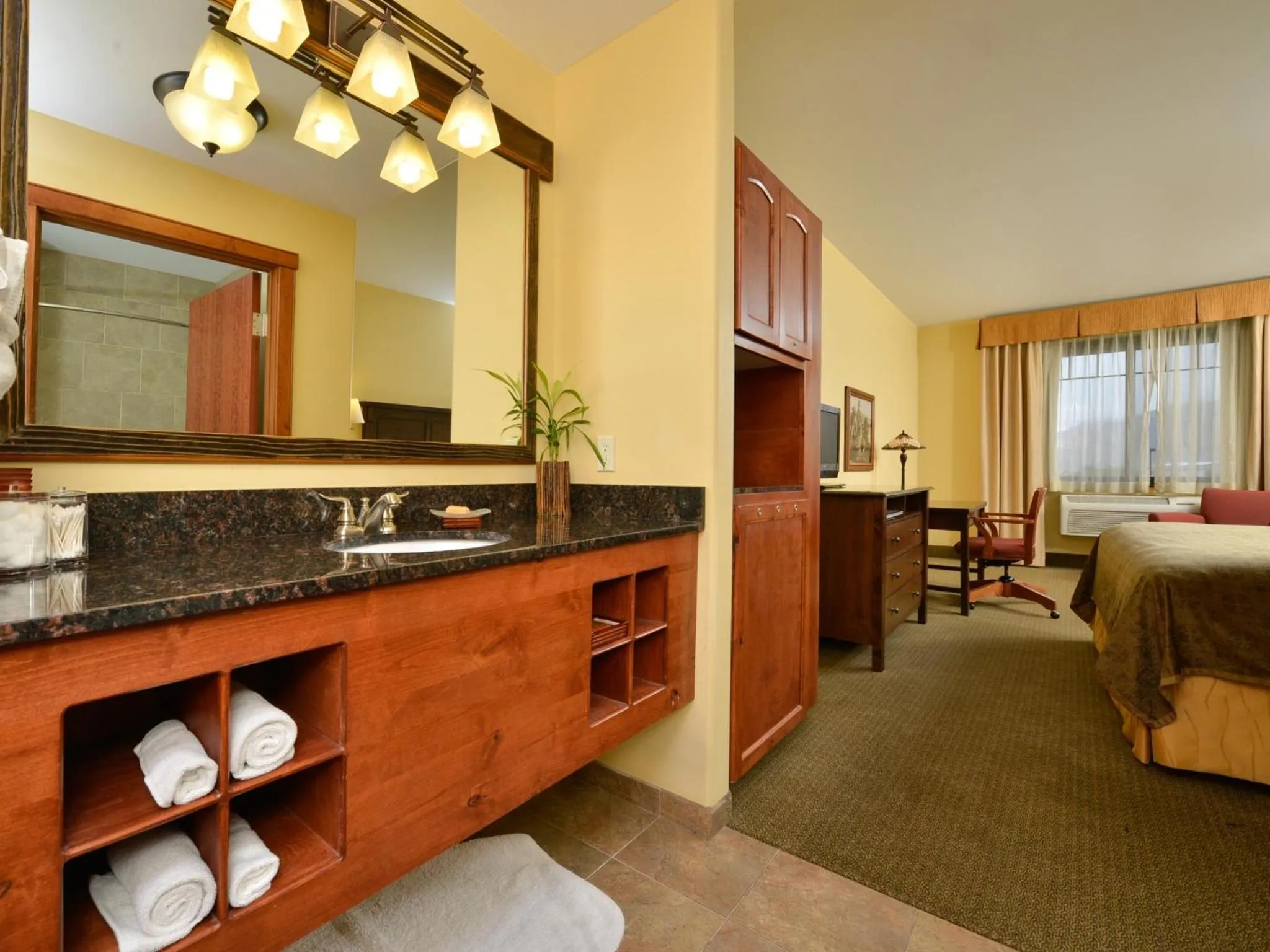 Bathroom, Bed in The Cody