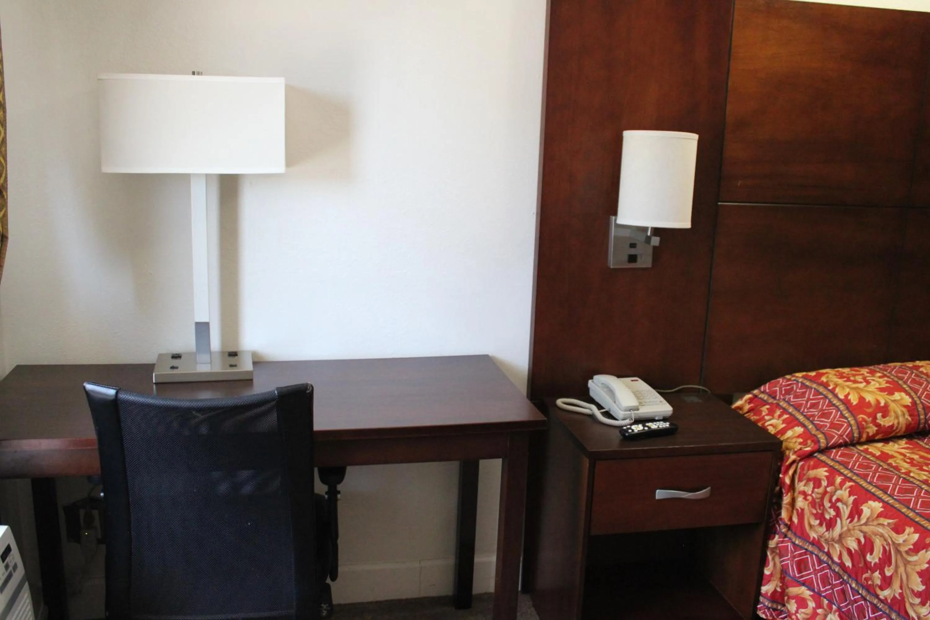 hair dresser, Bed in Flagstaff Motel