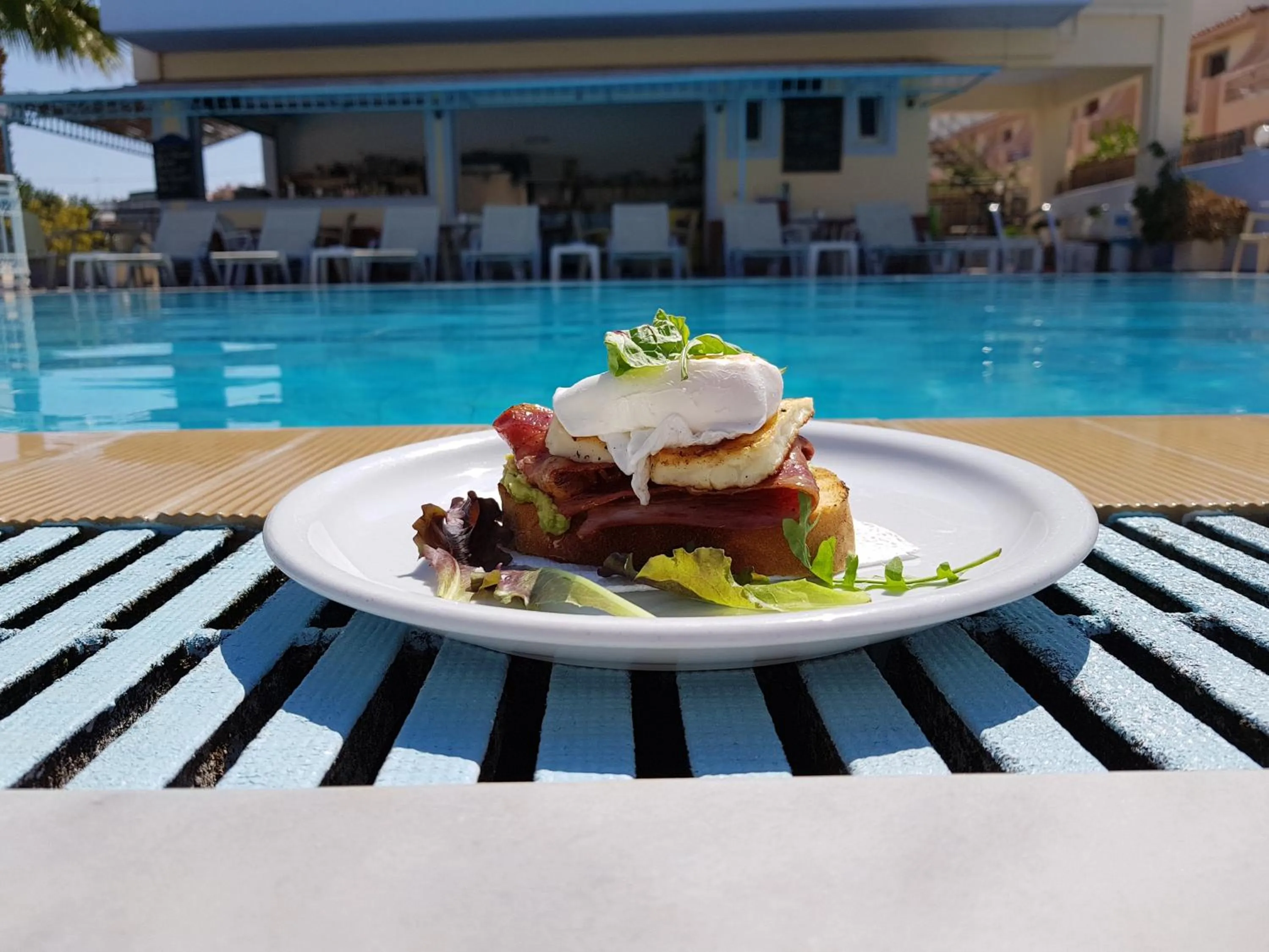 Restaurant/places to eat in Zouboulia Apartments