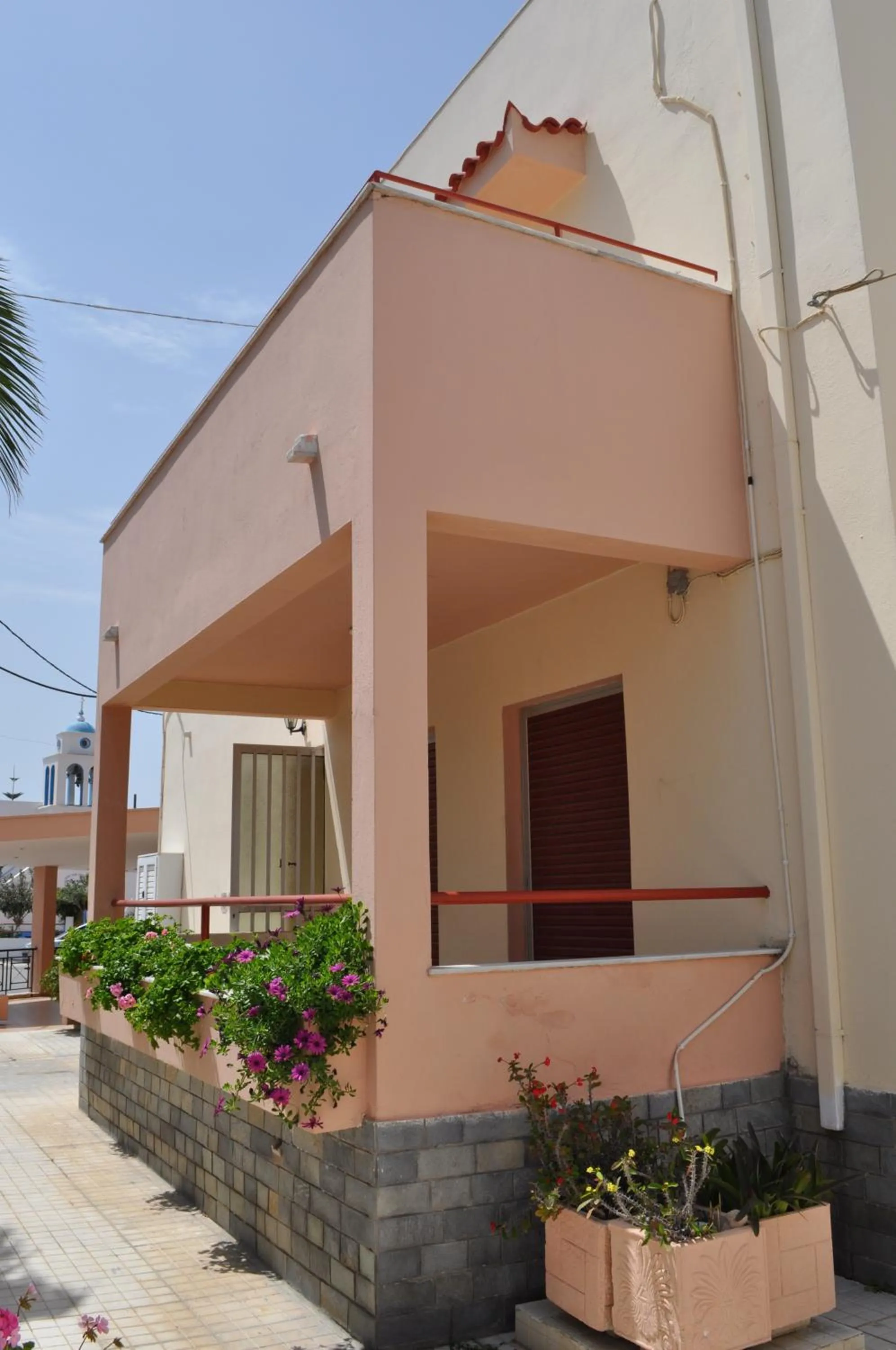 Facade/entrance in Zouboulia Apartments