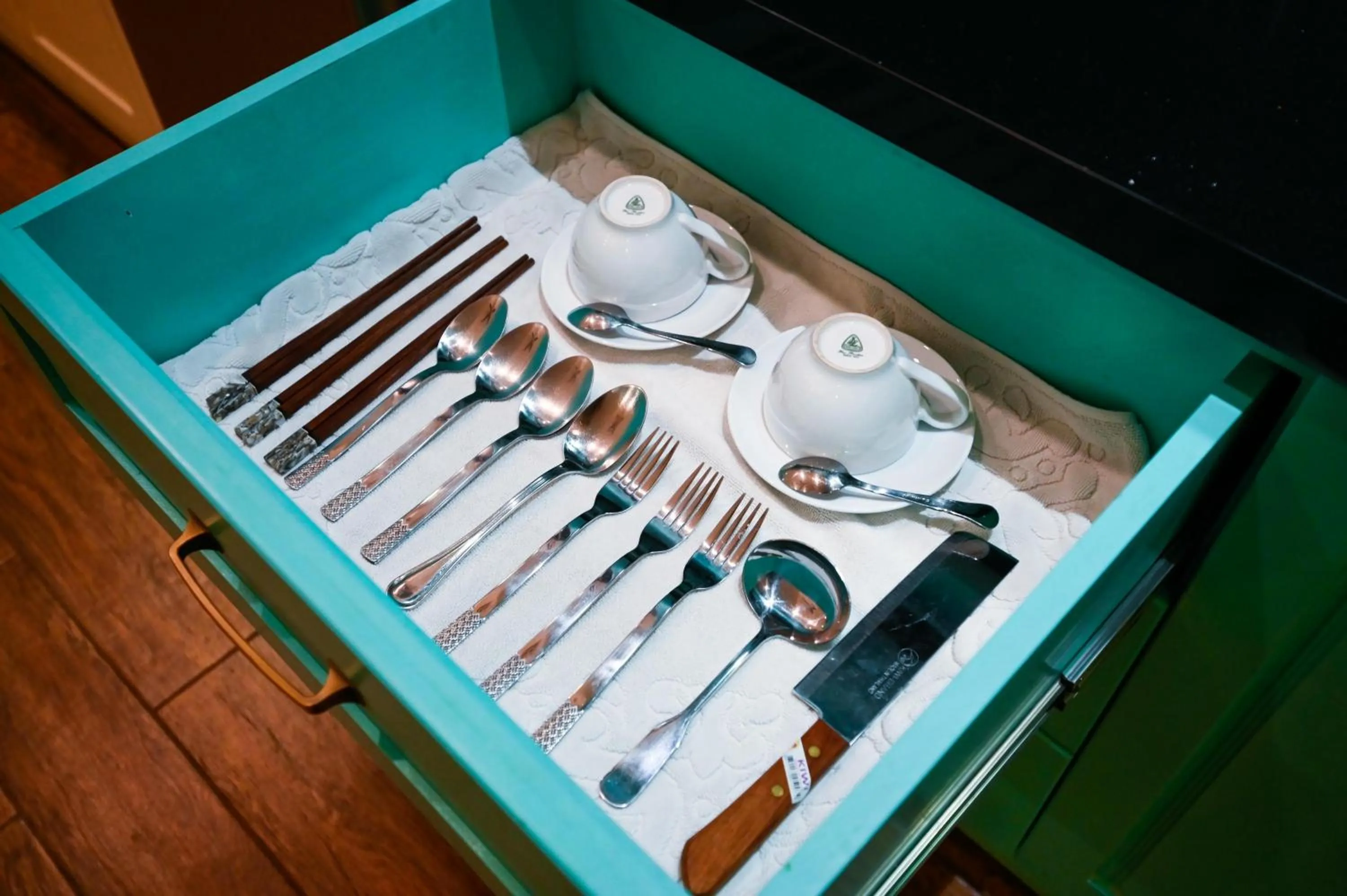 furniture in Sam Royal Apartment