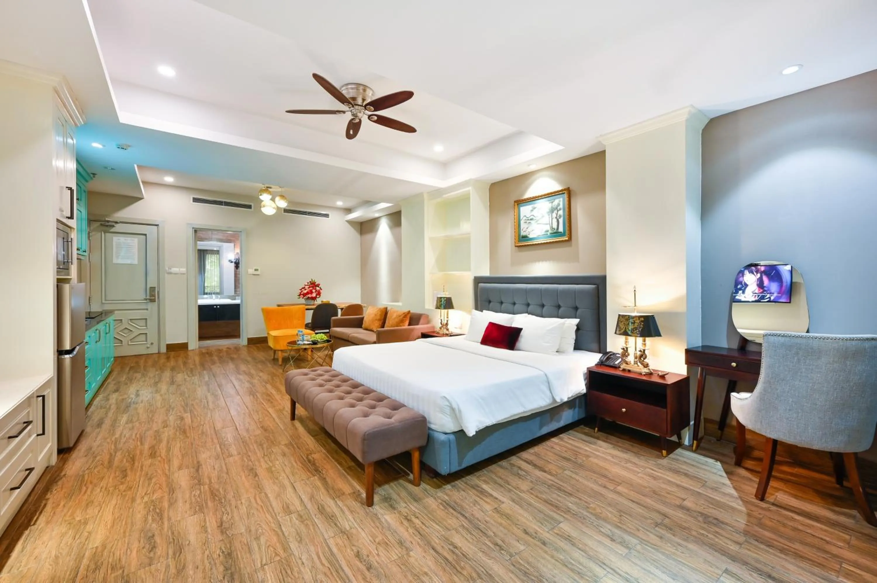 Bed in Sam Royal Apartment