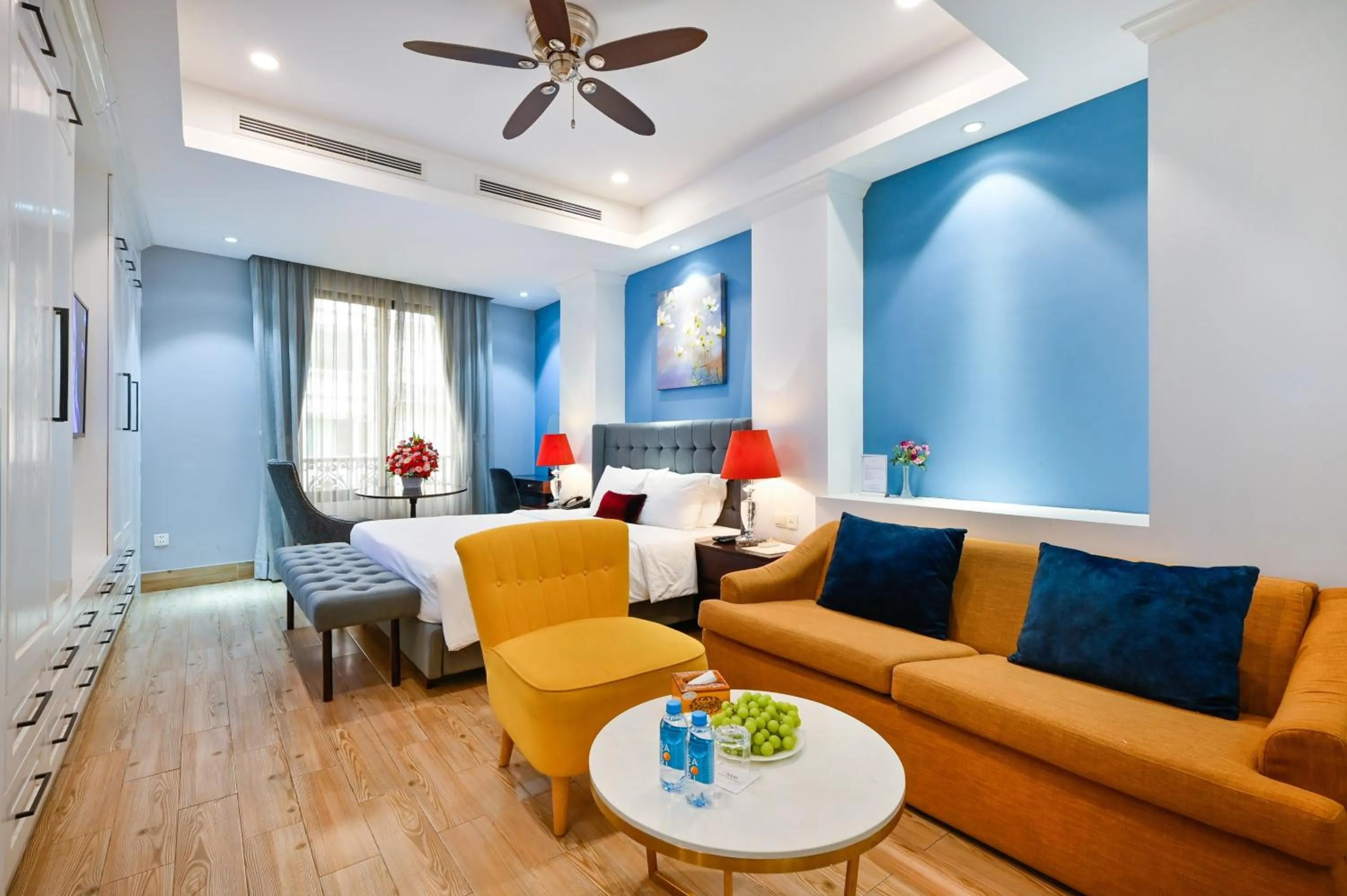 Living room in Sam Royal Apartment