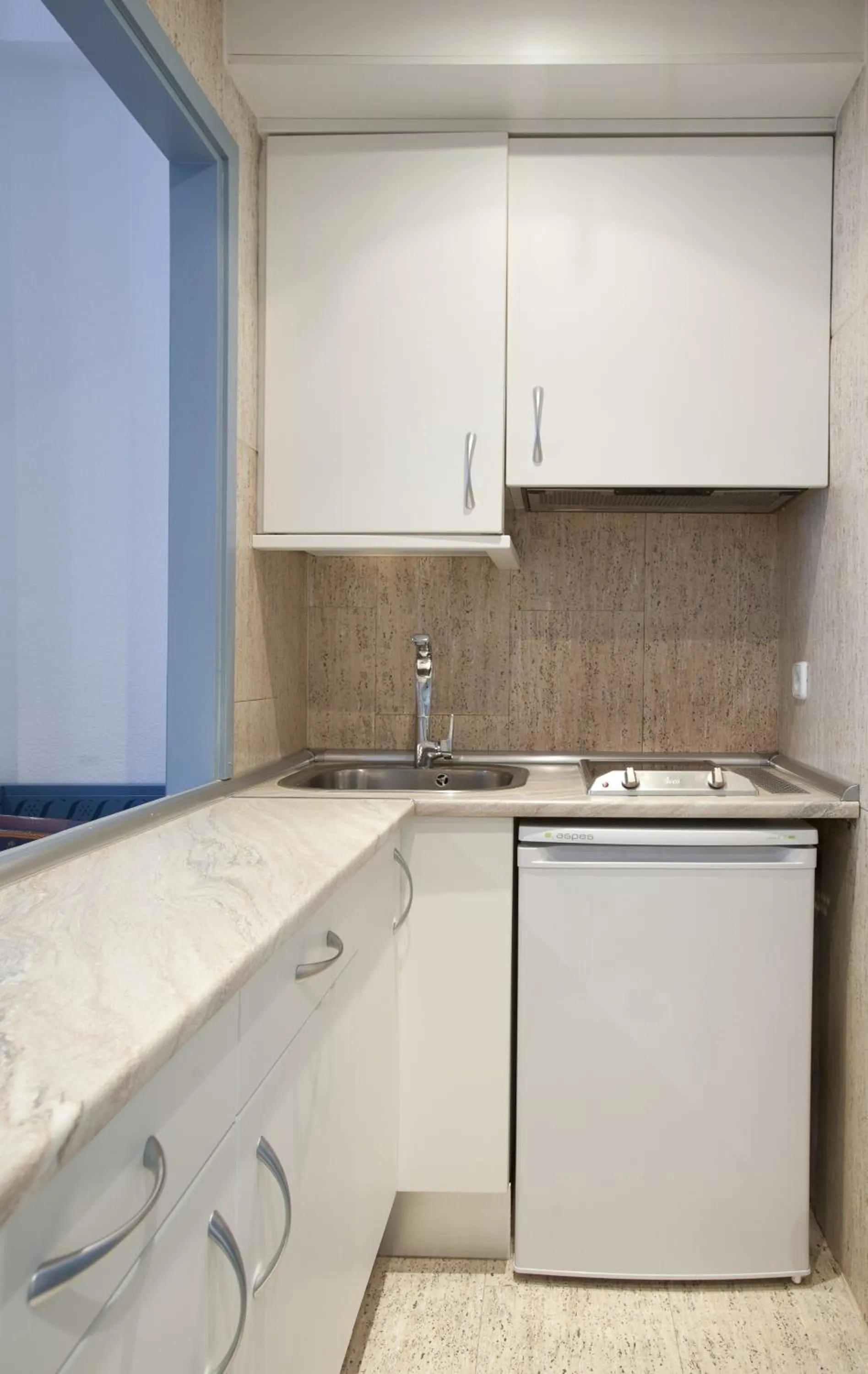 Kitchen or kitchenette in Espahotel Plaza de España