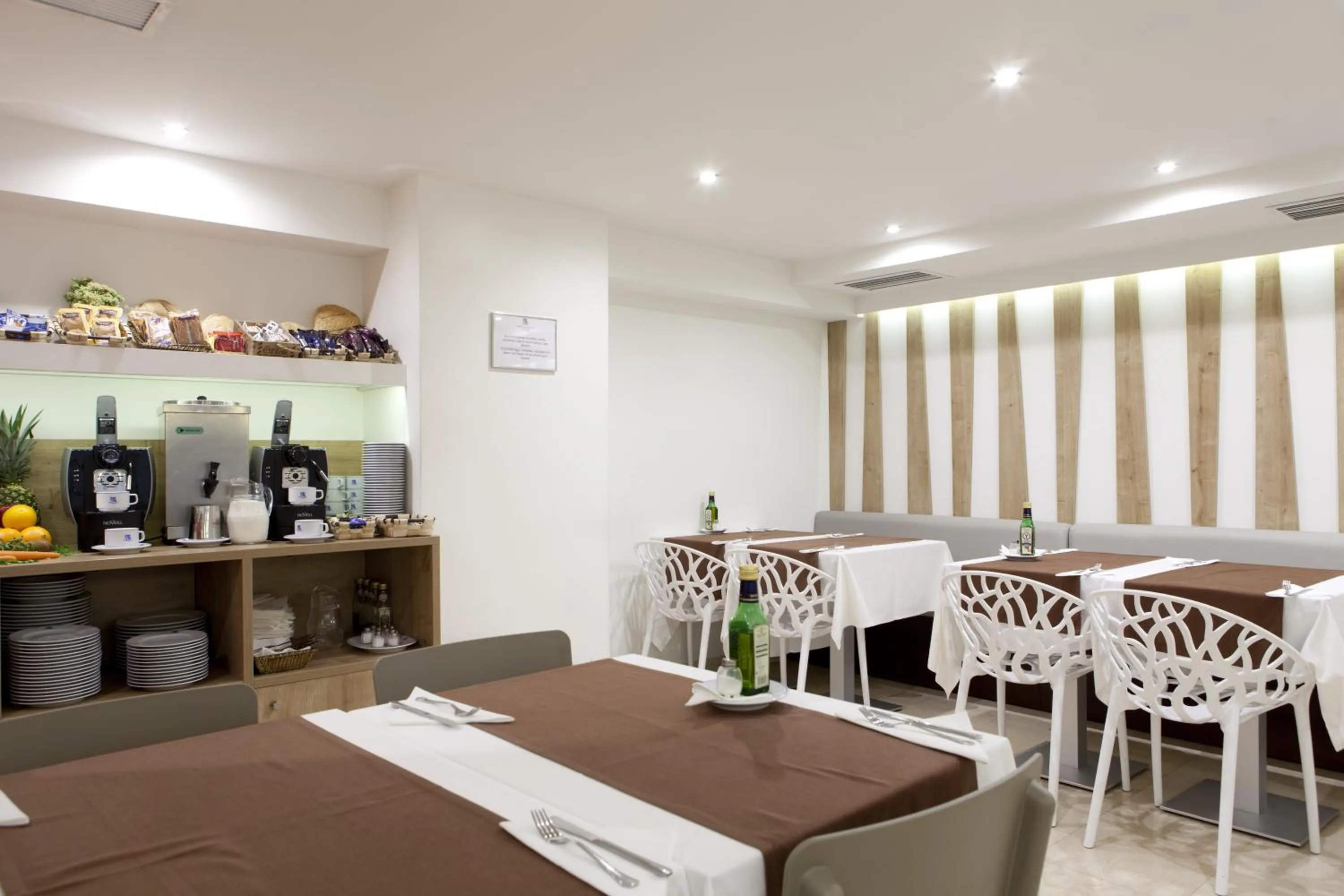 Restaurant/places to eat in Espahotel Plaza de España