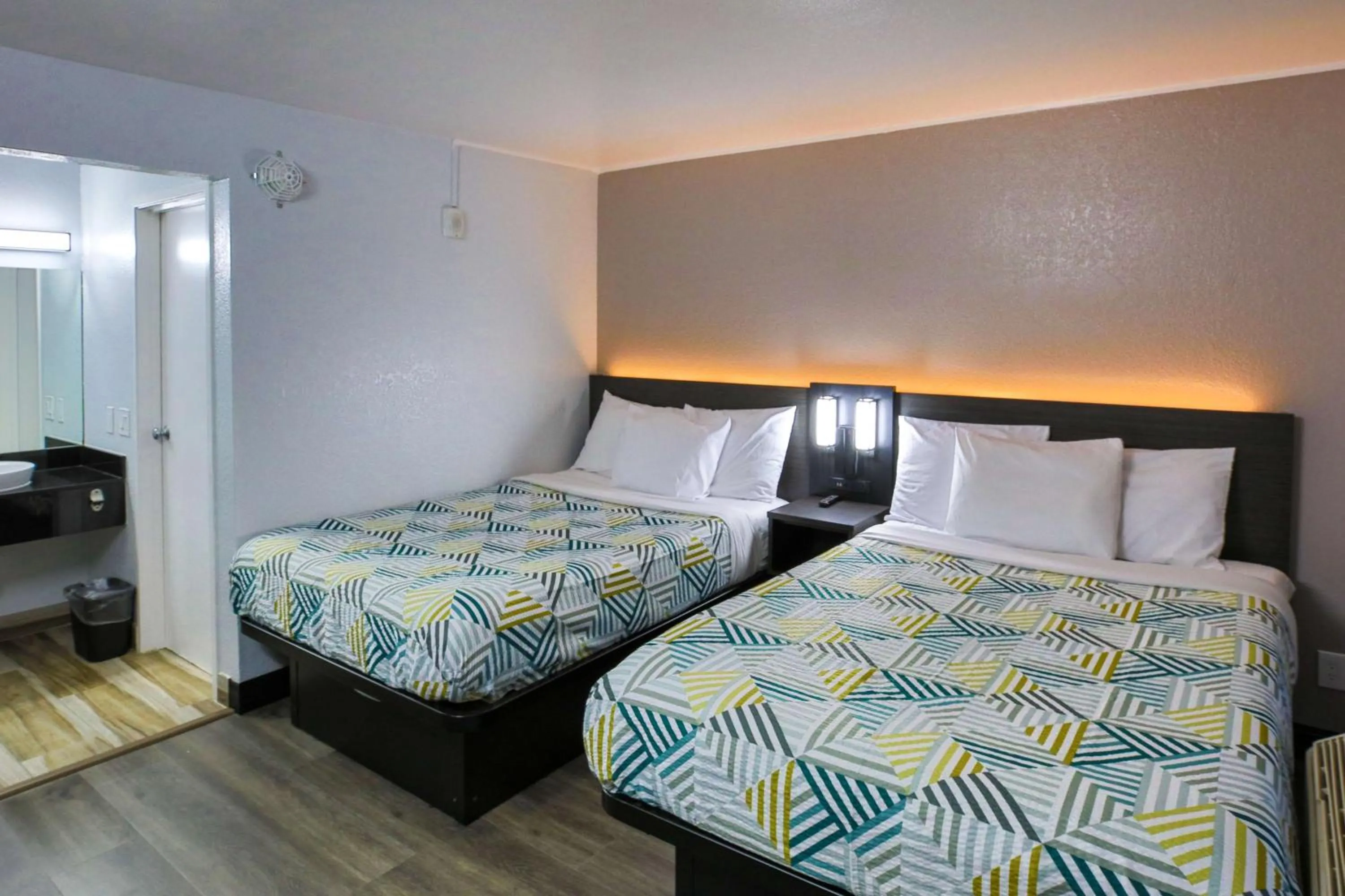 Bedroom, Bed in Motel 6-Sacramento, CA - North