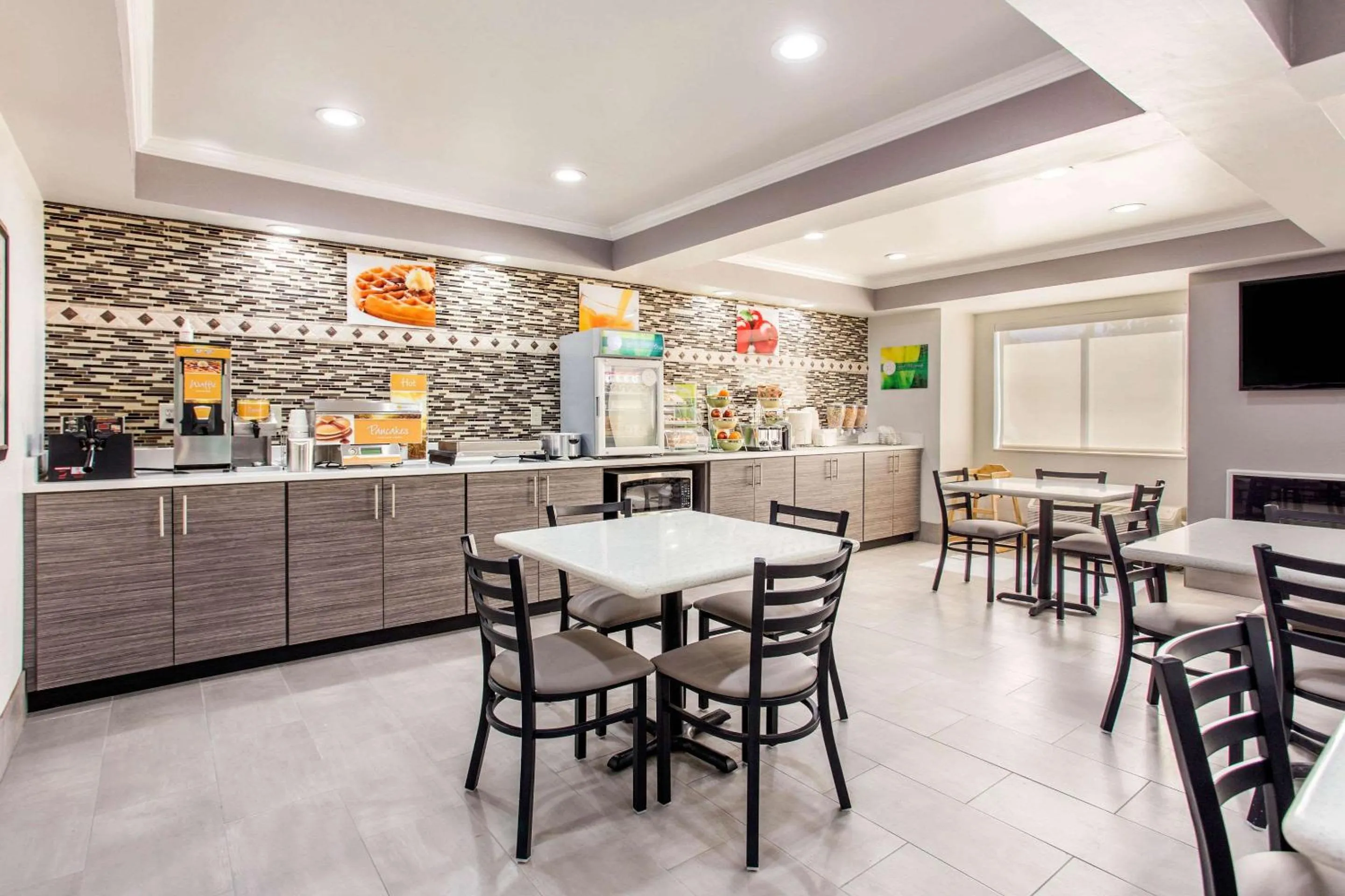 Breakfast in Quality Inn & Suites Myrtle Beach near Outlets