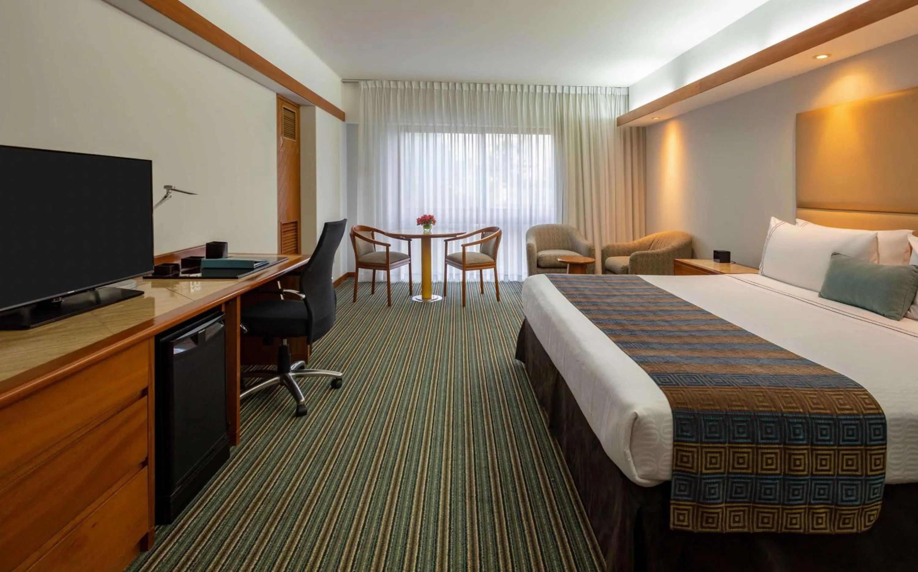 Photo of the whole room, Bed in Sonesta Hotel El Olivar