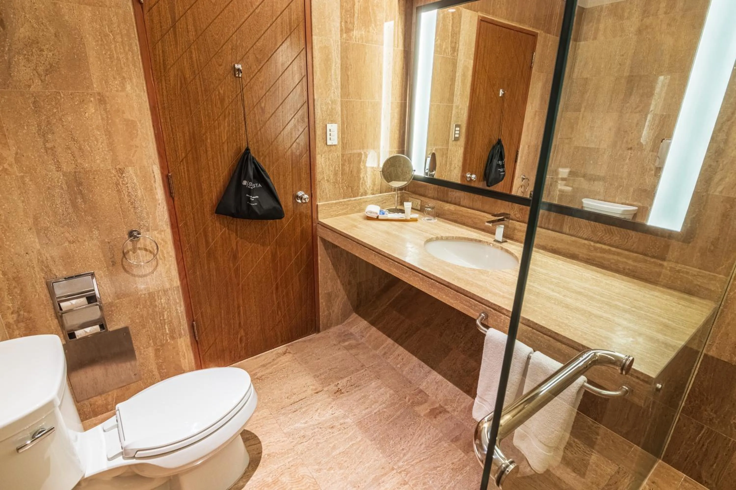 Bed in Sonesta Hotel El Olivar