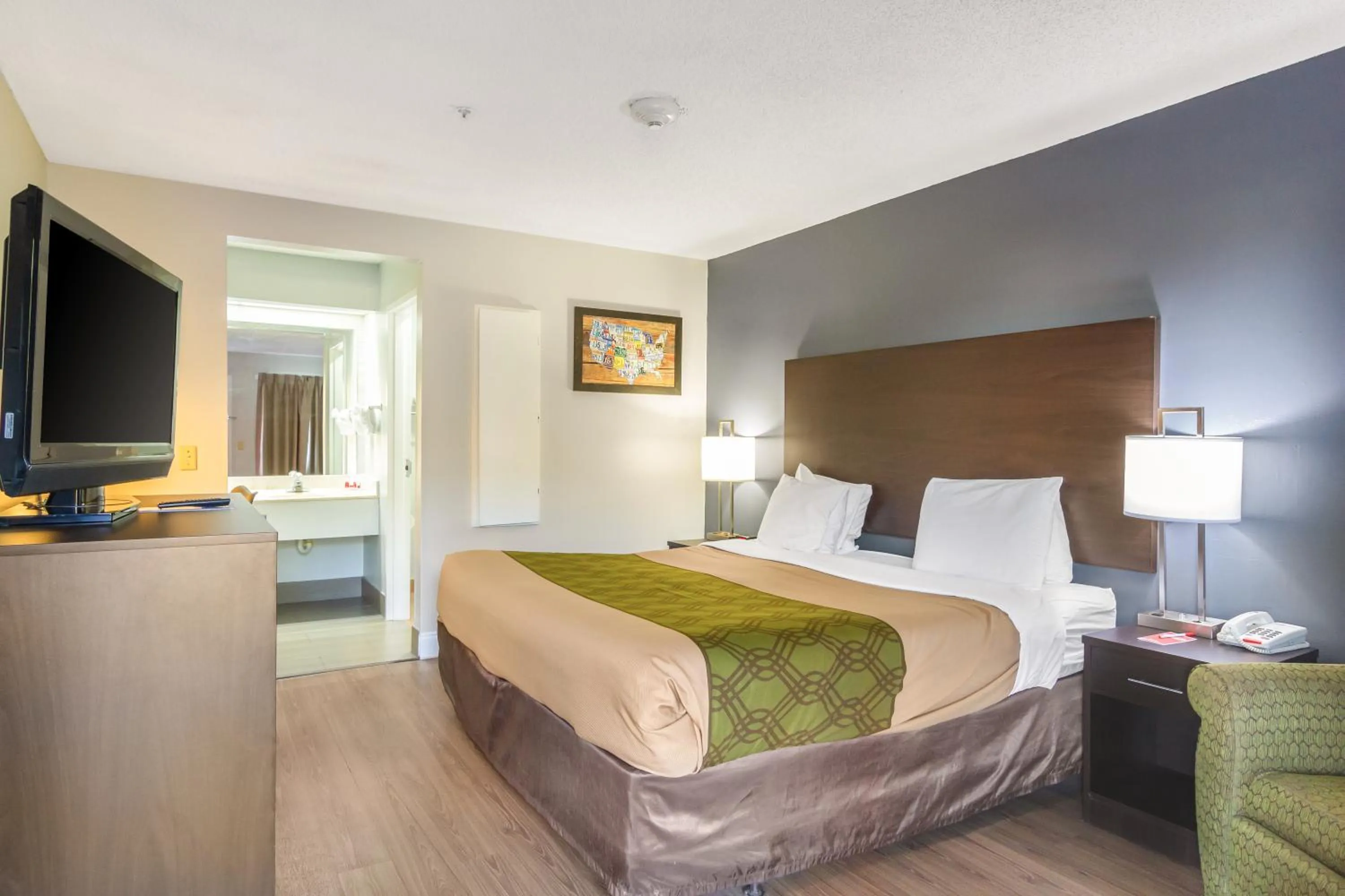 Bed in SureStay Hotel by Best Western Brunswick