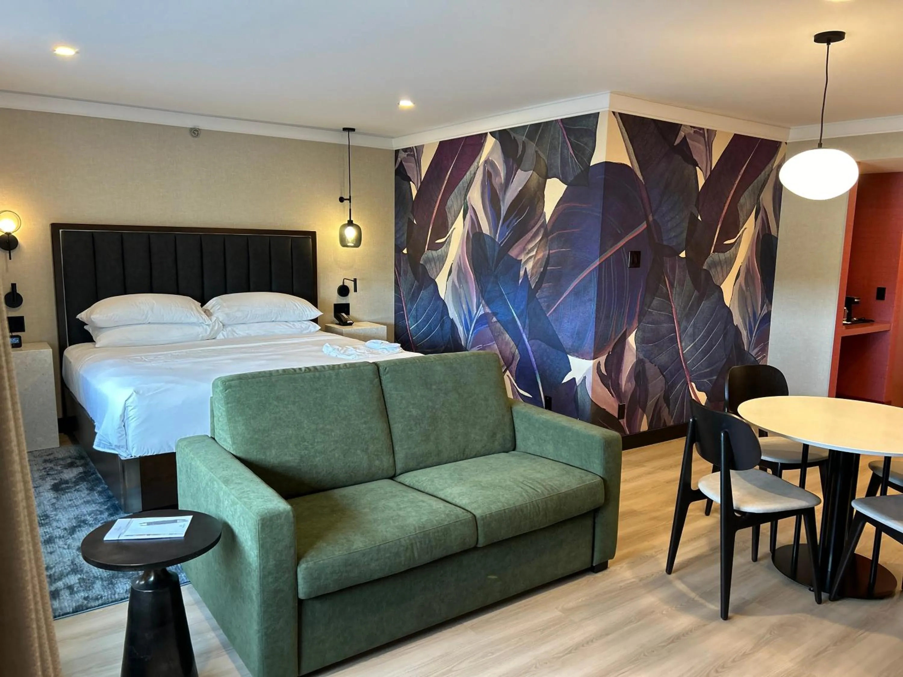 Bed in Sheraton Laval Hotel