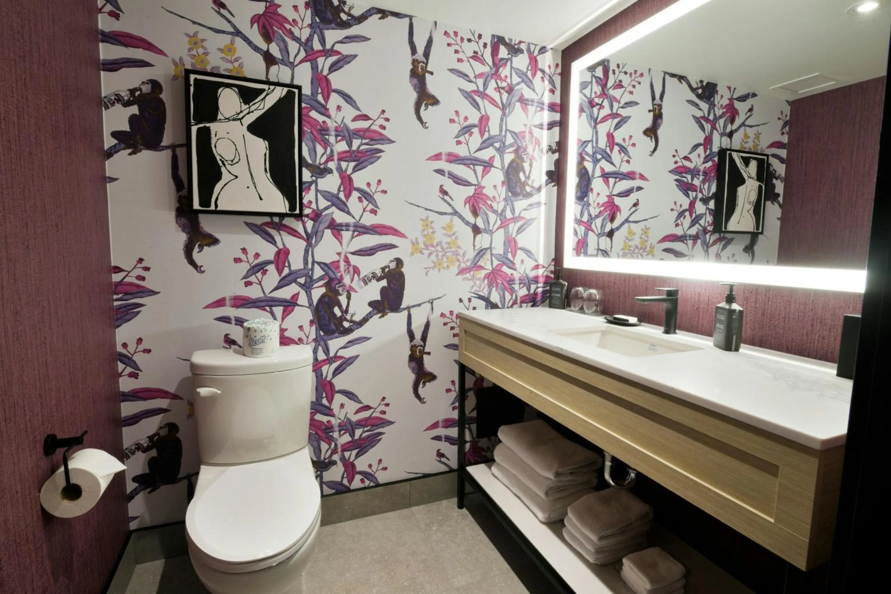 Photo of the whole room in Sheraton Laval Hotel