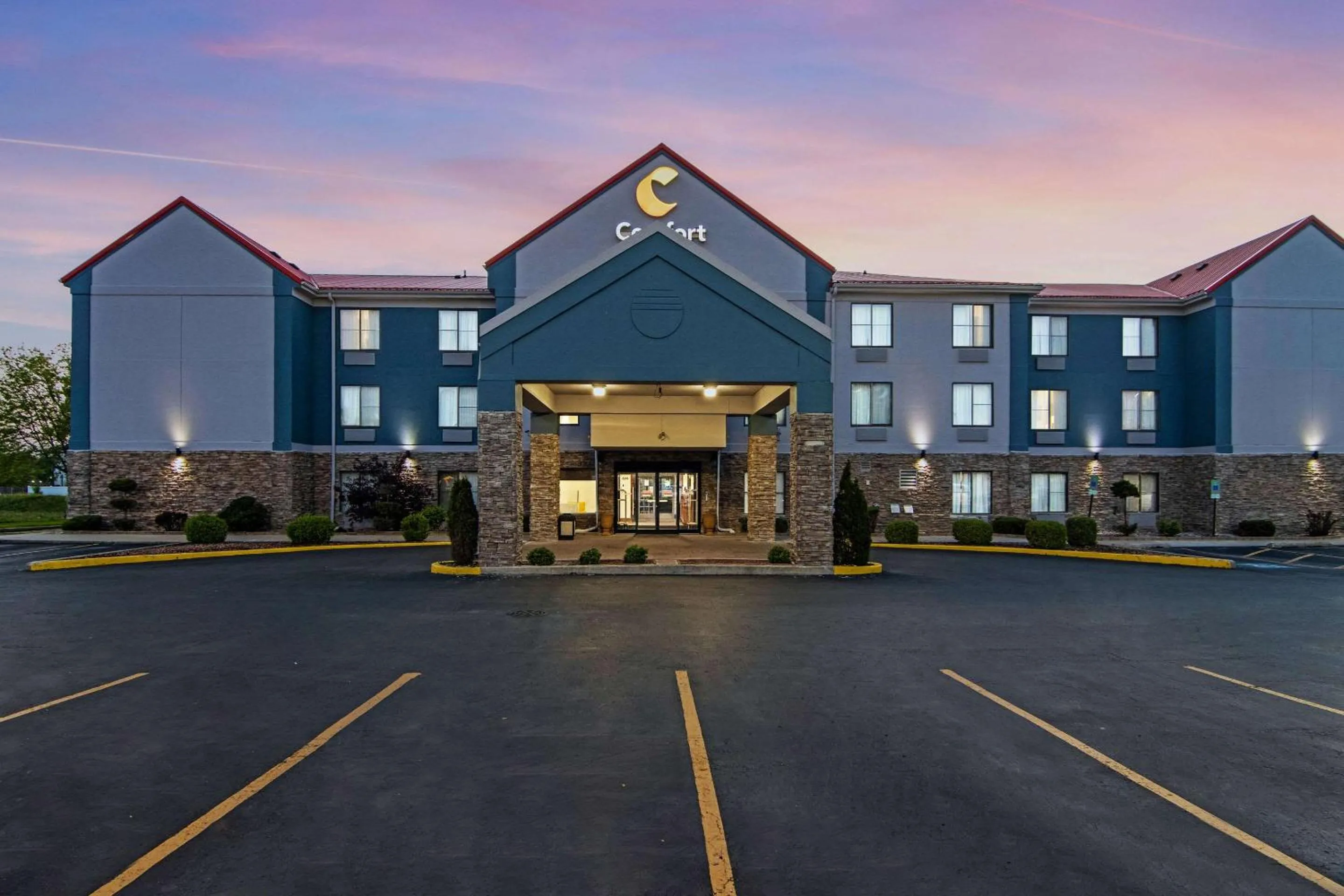 Property building in Comfort Suites near I-80 and I-94