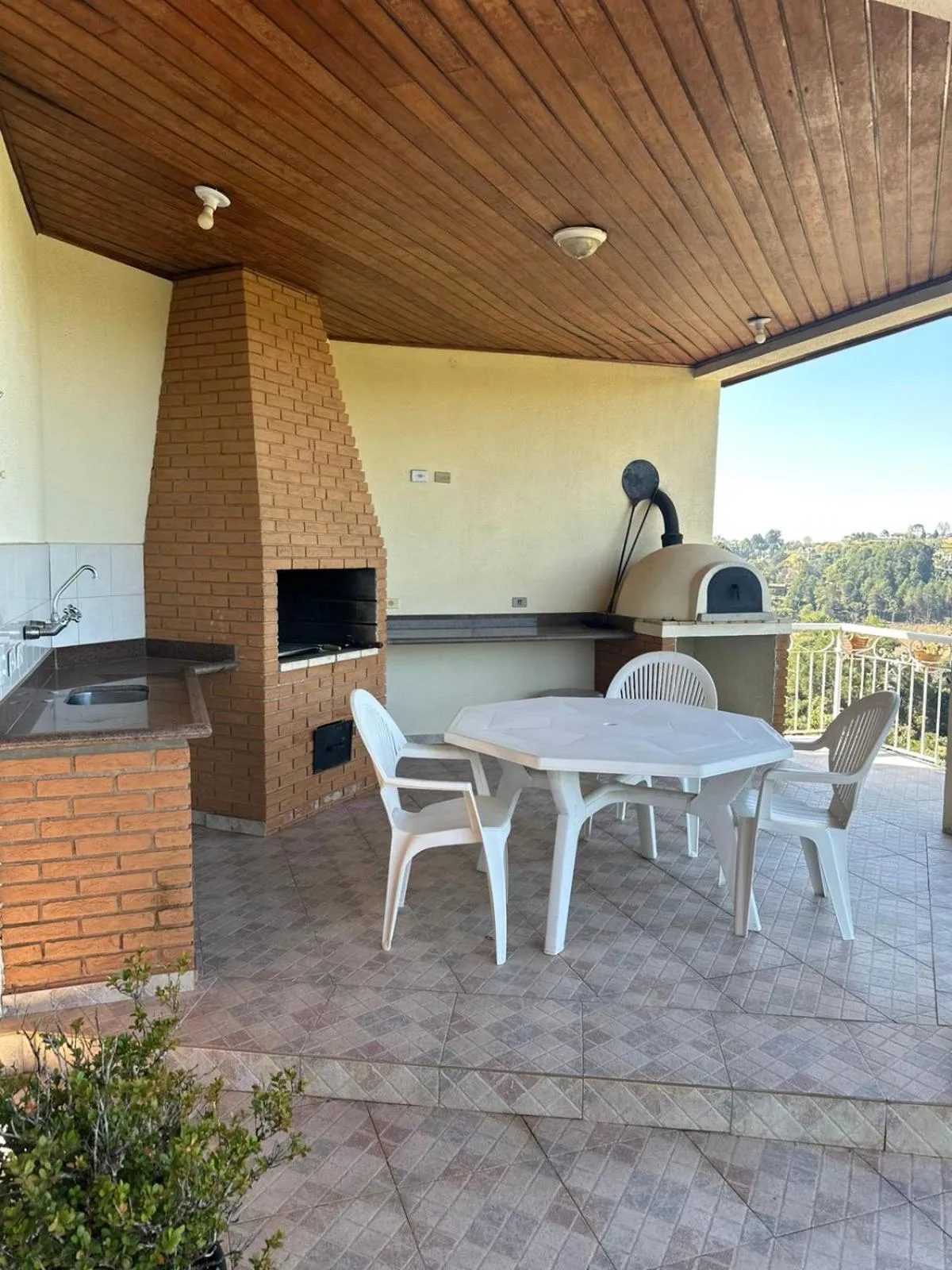 BBQ facilities in Pousada Constellation Lodge