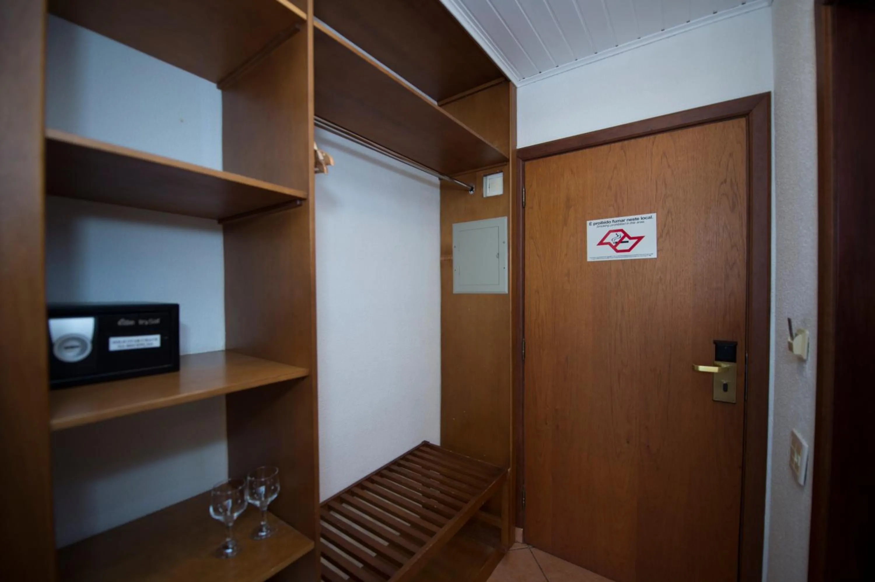 safe in Pousada Constellation Lodge