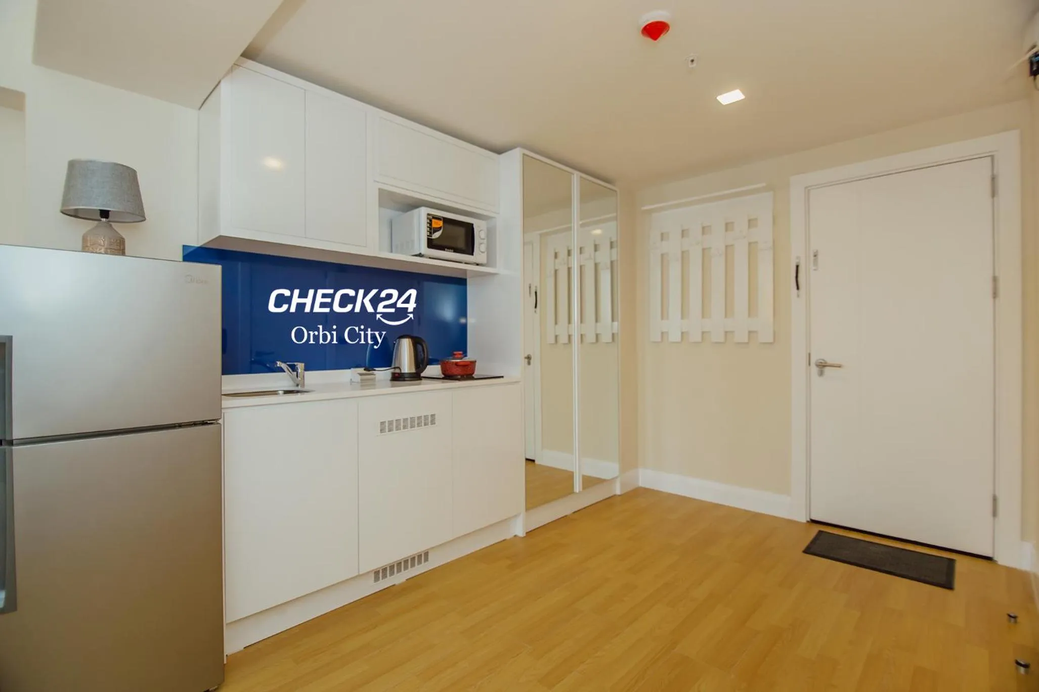 Kitchen or kitchenette in CHECK 24 orbi city