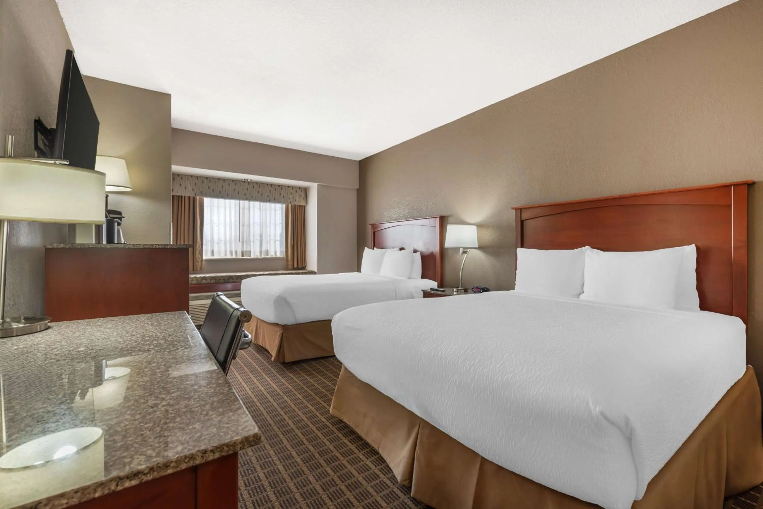 Bedroom, Bed in Best Western Plus Peak Vista Inn & Suites