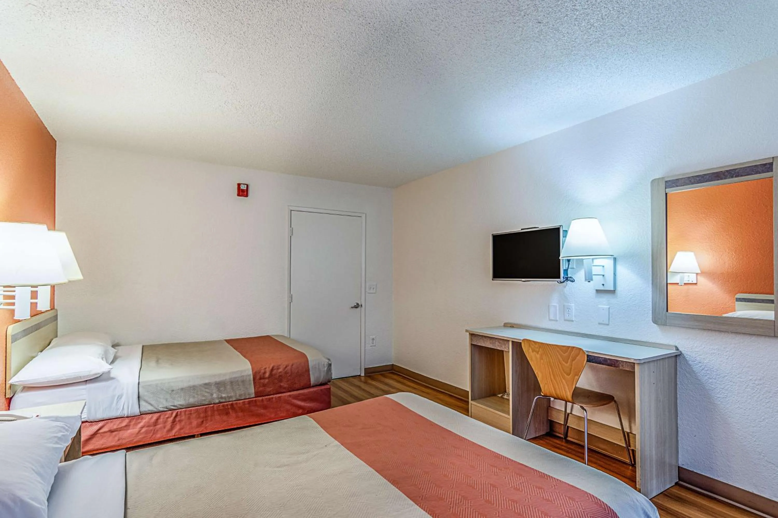 Photo of the whole room, Room Photo in Motel 6-Modesto, CA