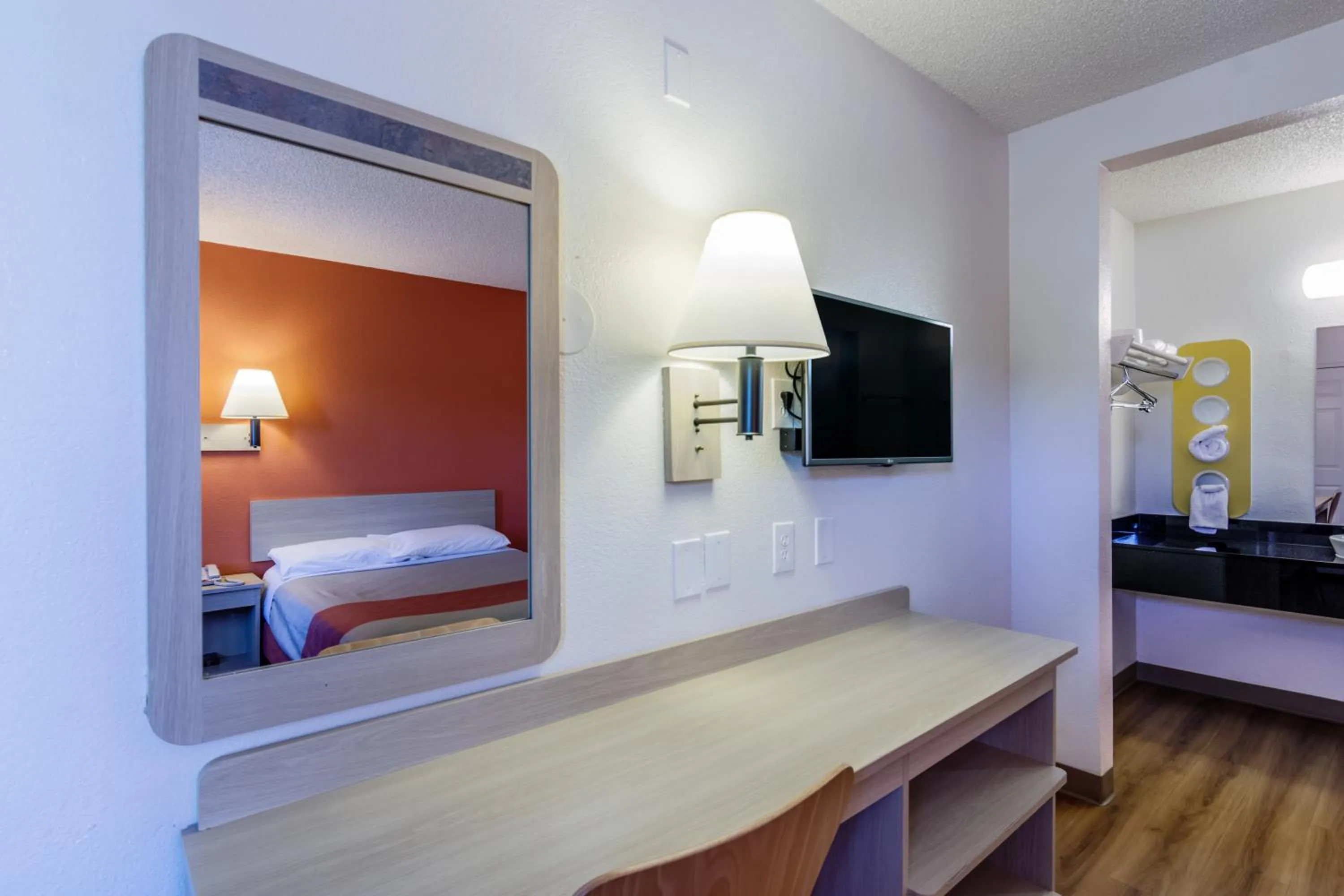 Bedroom, Seating Area in Motel 6-Modesto, CA