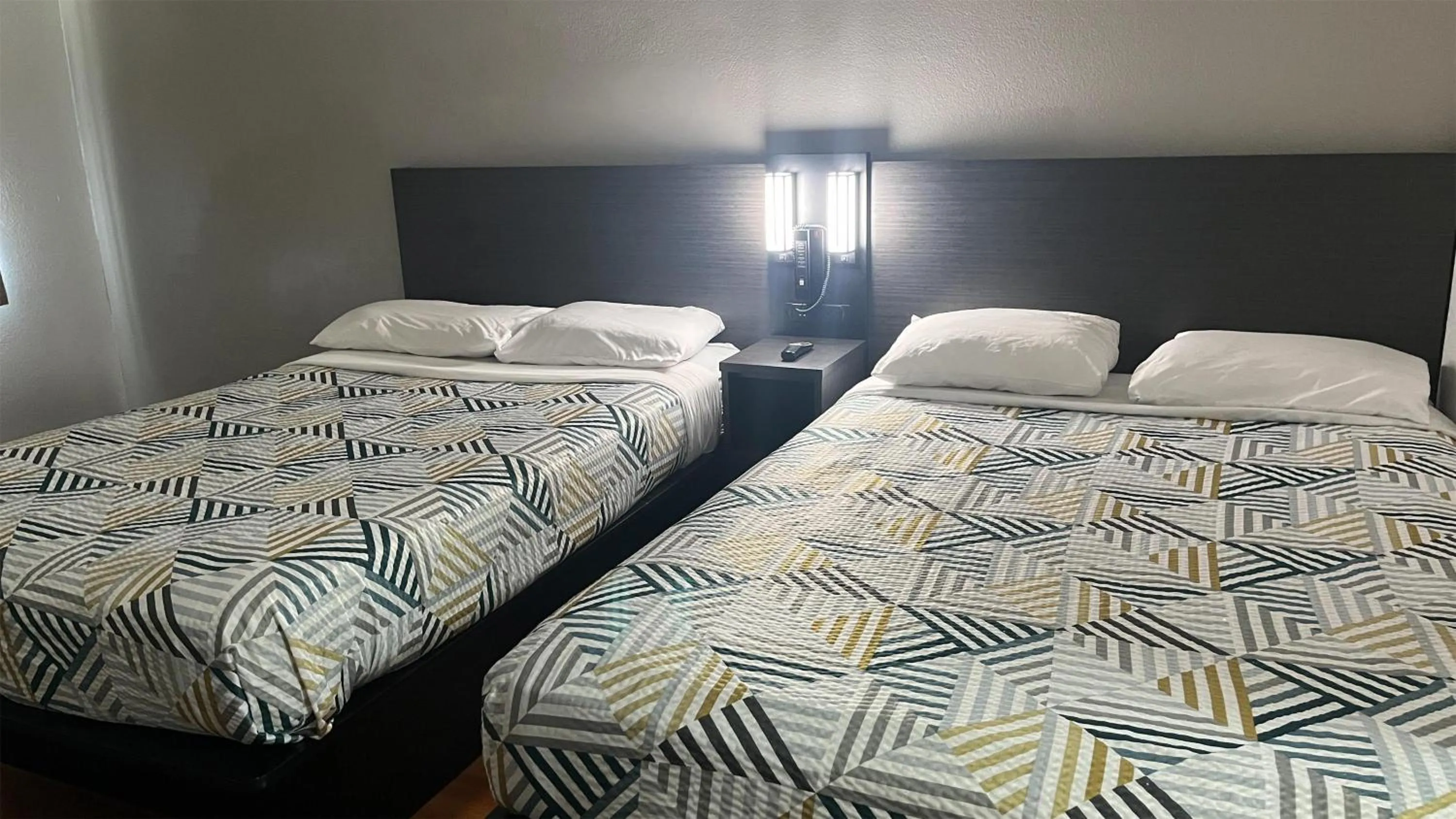 Bedroom, Bed in Motel 6 Modesto, CA