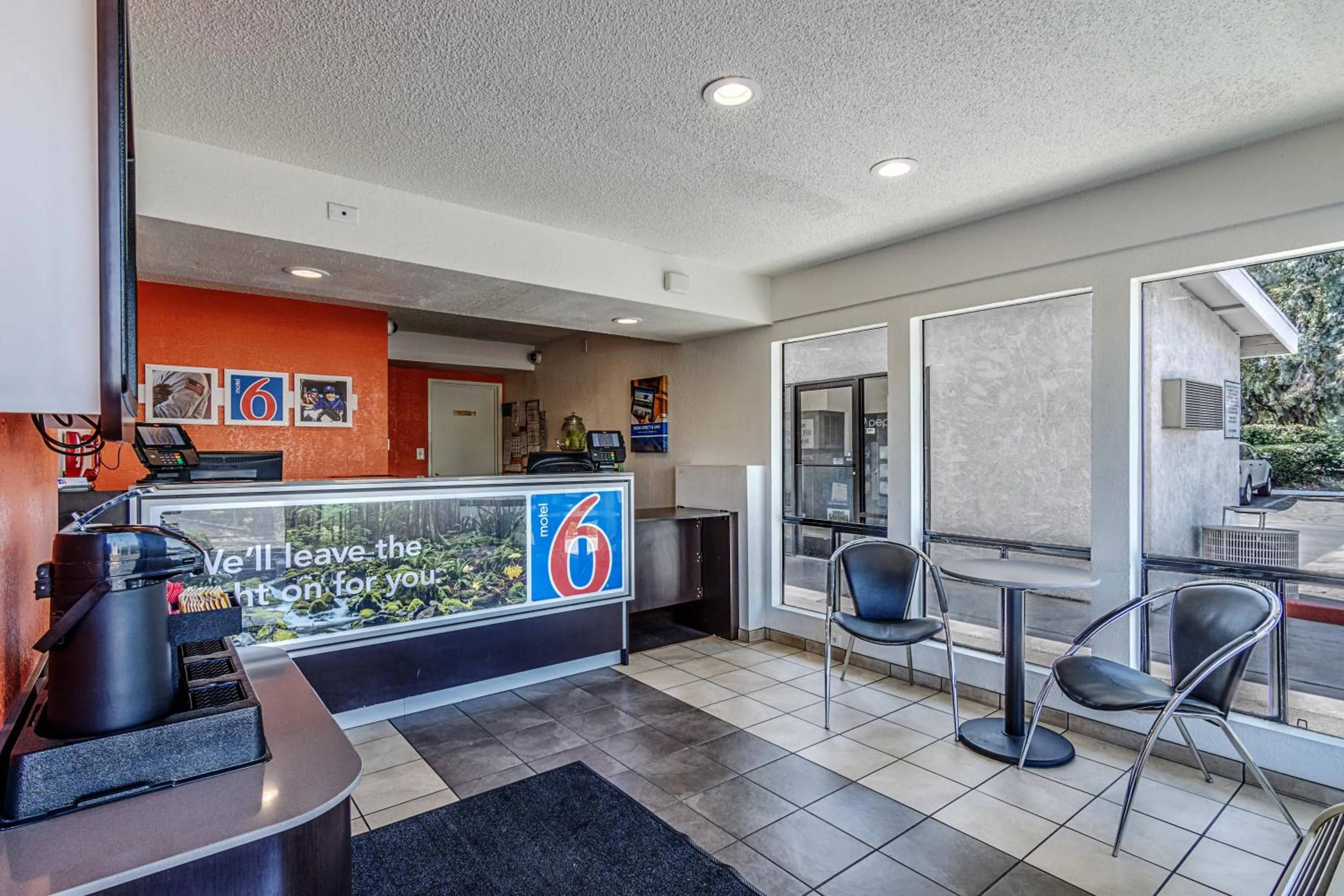 Lobby or reception, Lounge/Bar in Motel 6-Modesto, CA