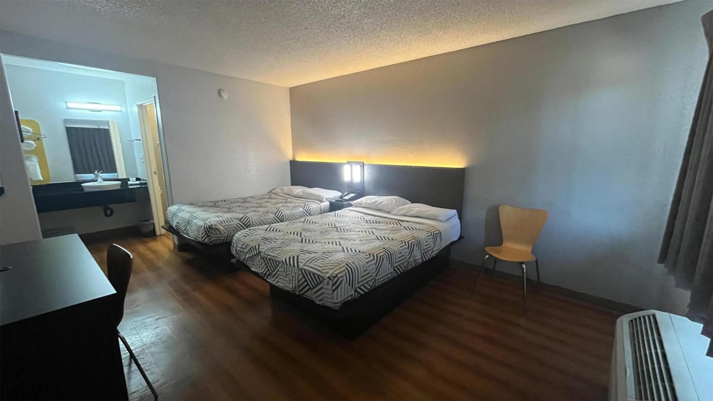 Bedroom, Bed in Motel 6 Modesto, CA