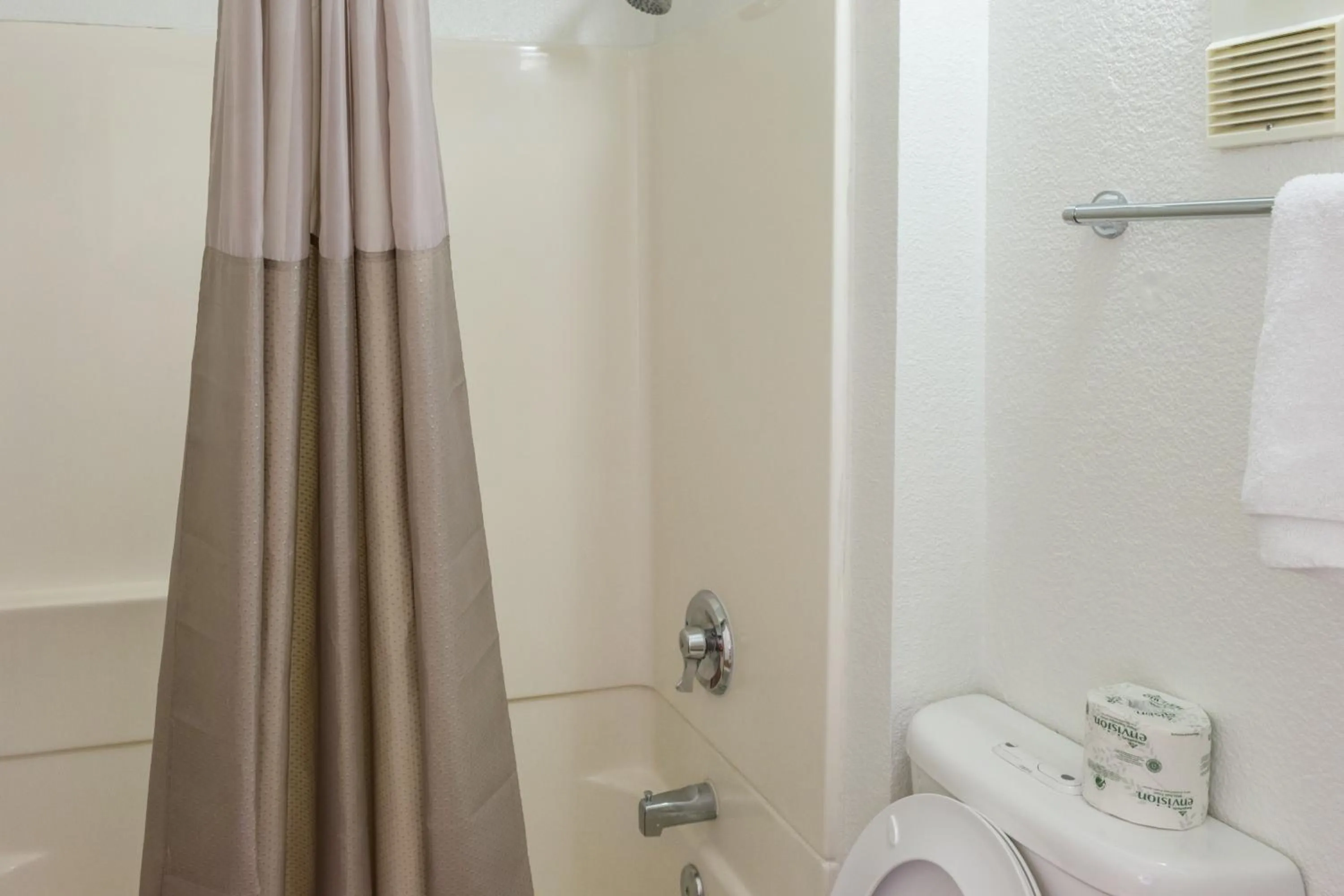 Bathroom in Motel 6 Bakersfield, CA - Convention Center