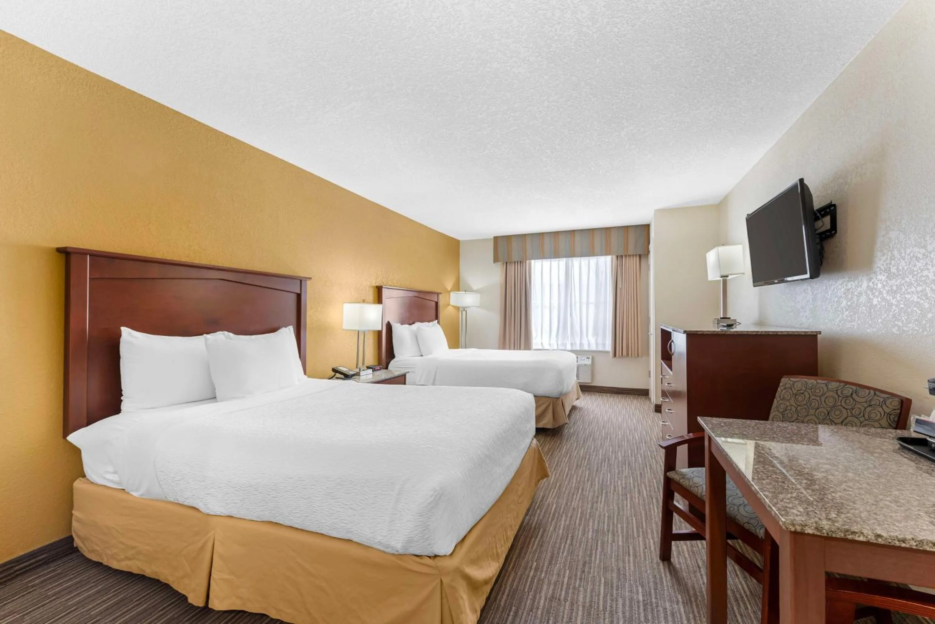 Bedroom, Bed in Best Western Executive Inn & Suites