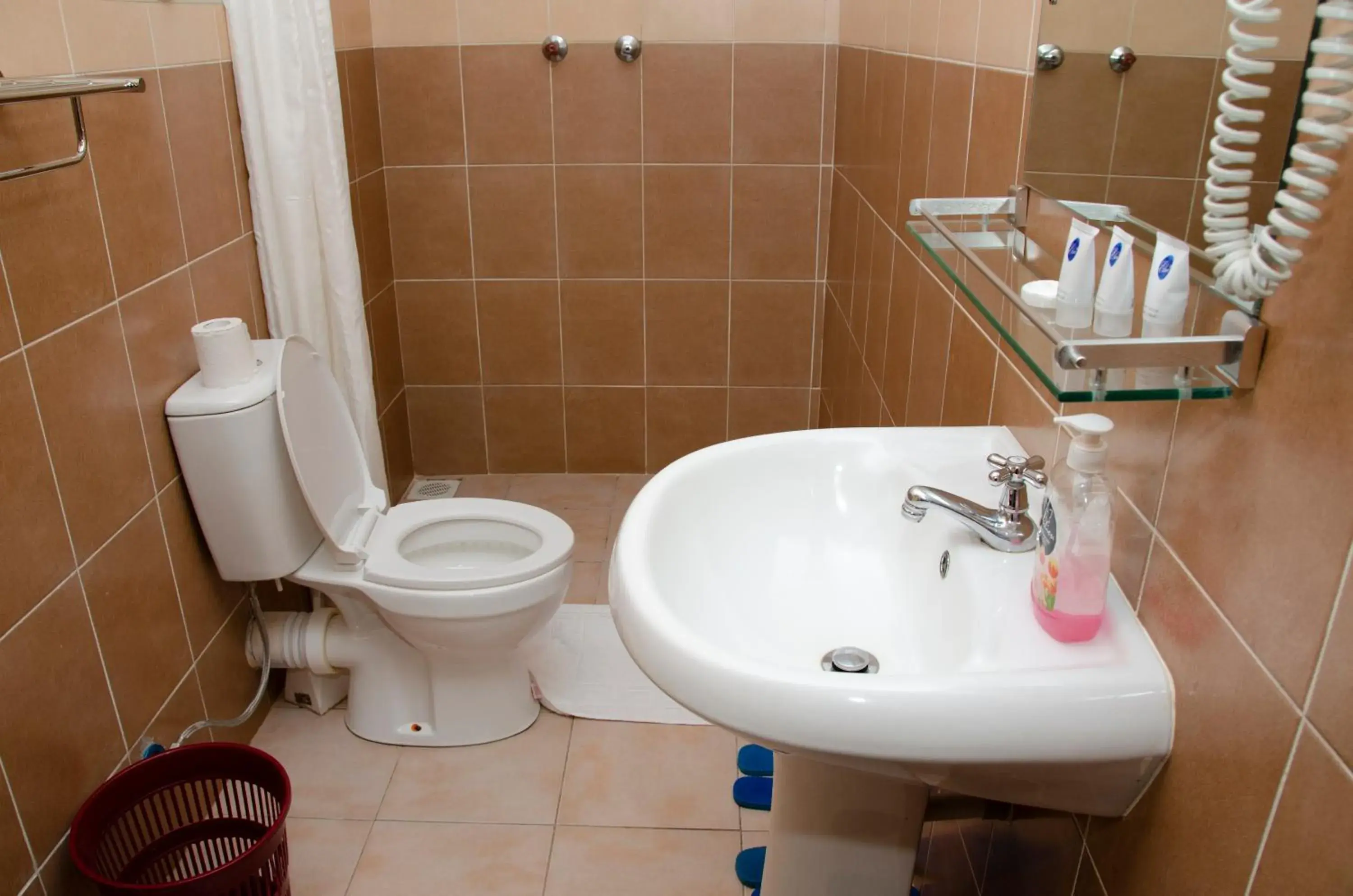 Deluxe Twin Room in The Noble Hotel & Conference Centre Deluxe Twin Room in The Noble Hotel & Conference Centre