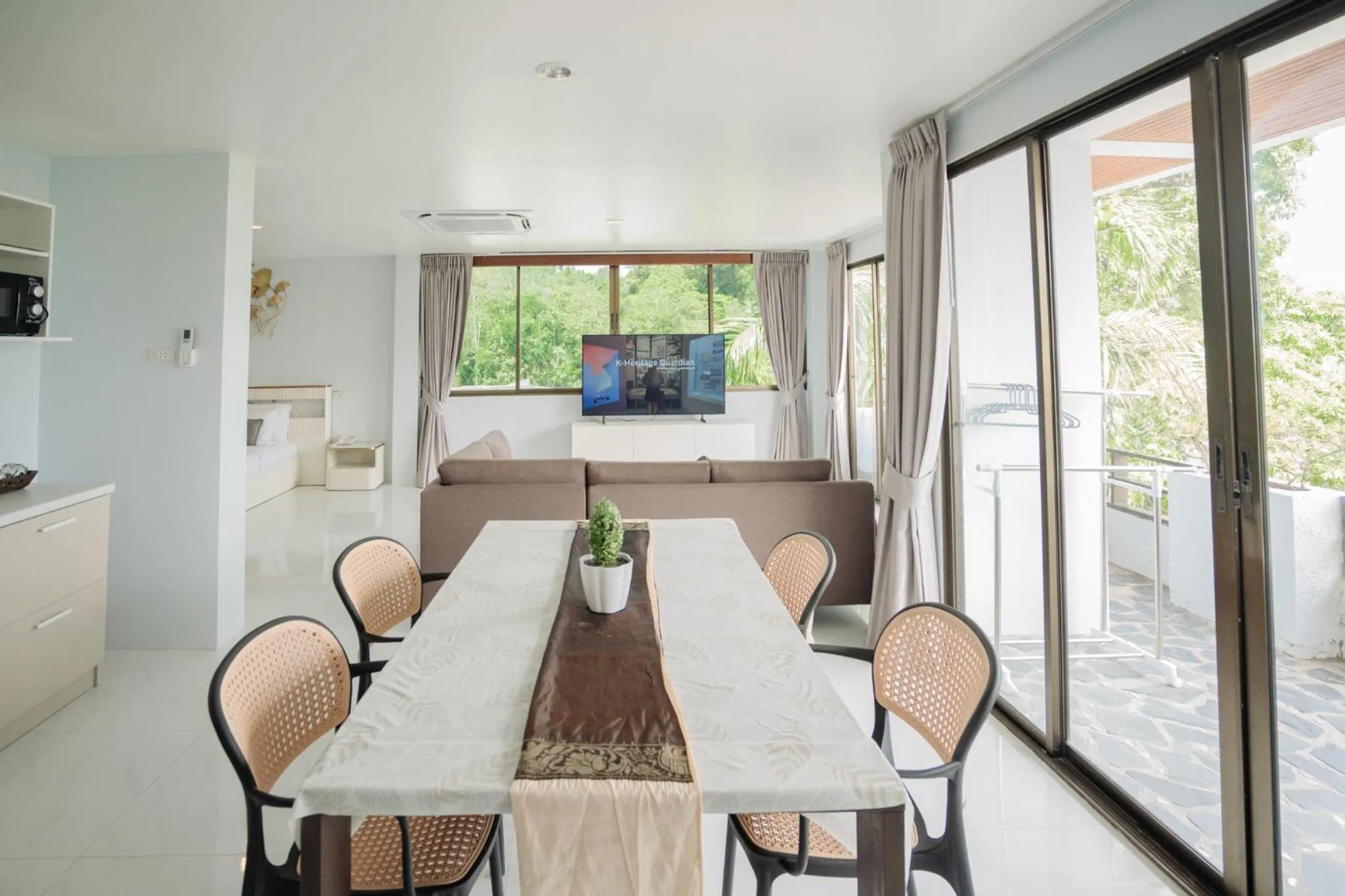 TV and multimedia in Club Bamboo Boutique Patong Beach Resort