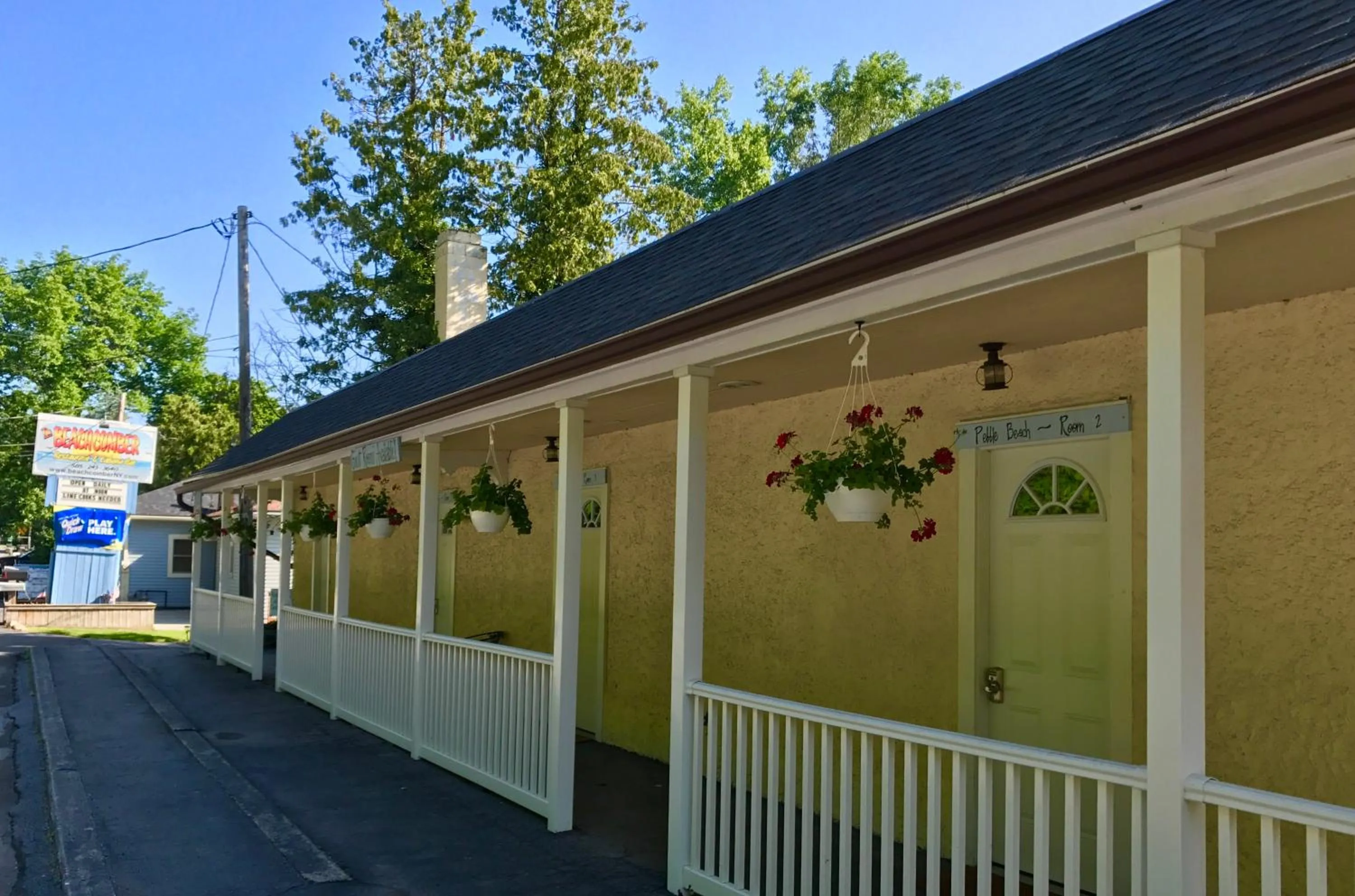 Property building in Beachcomber Inn