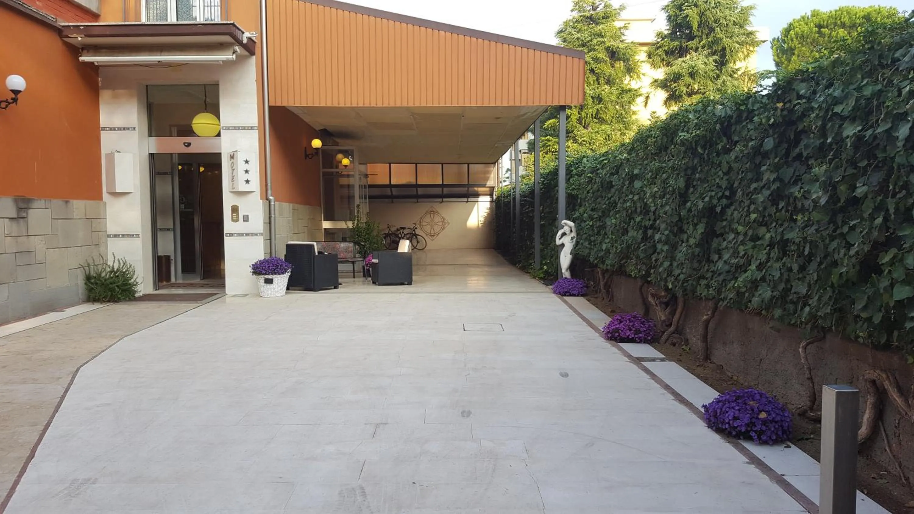 Facade/entrance in Motel Villaggio