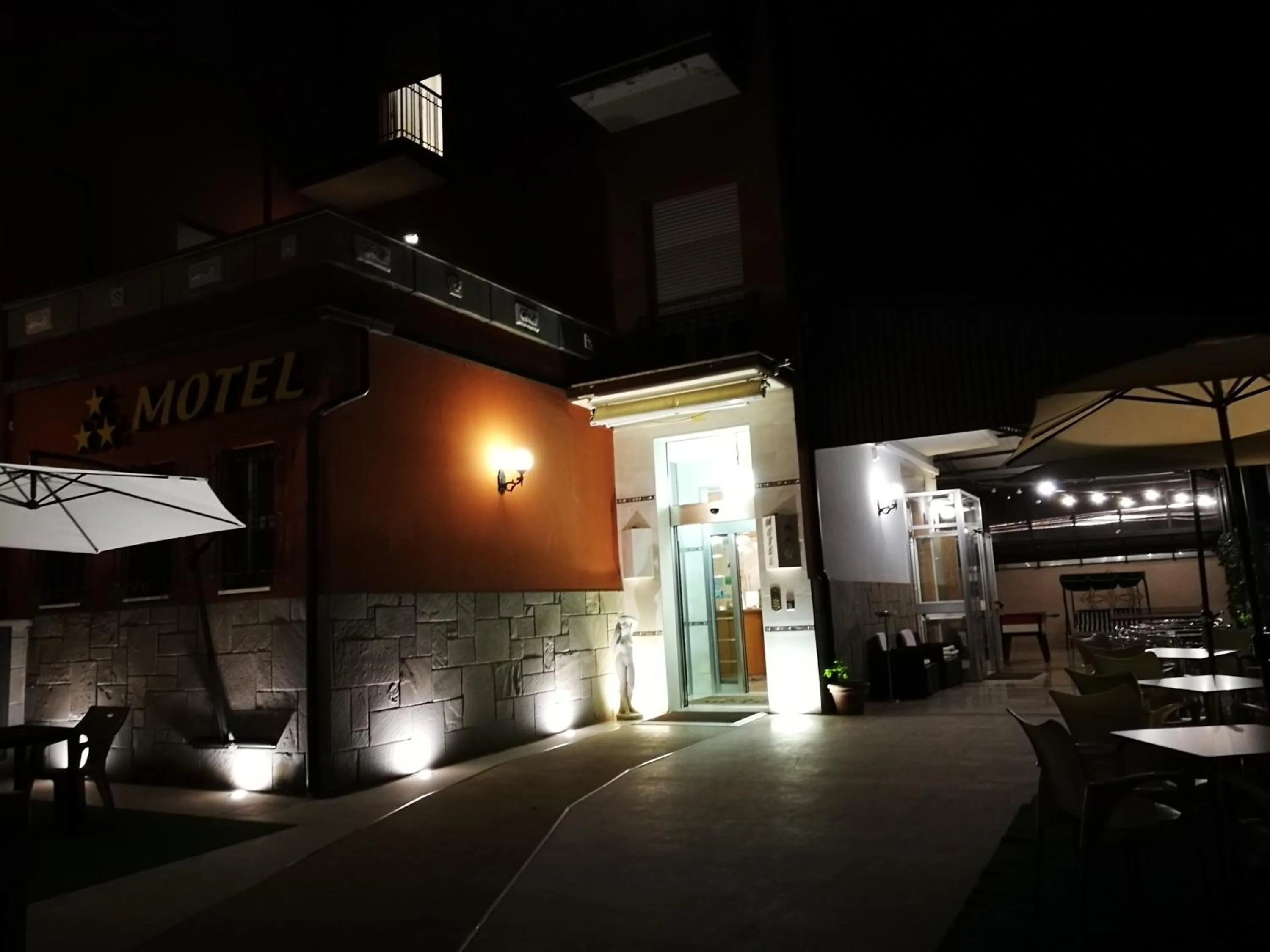 Facade/entrance in Motel Villaggio