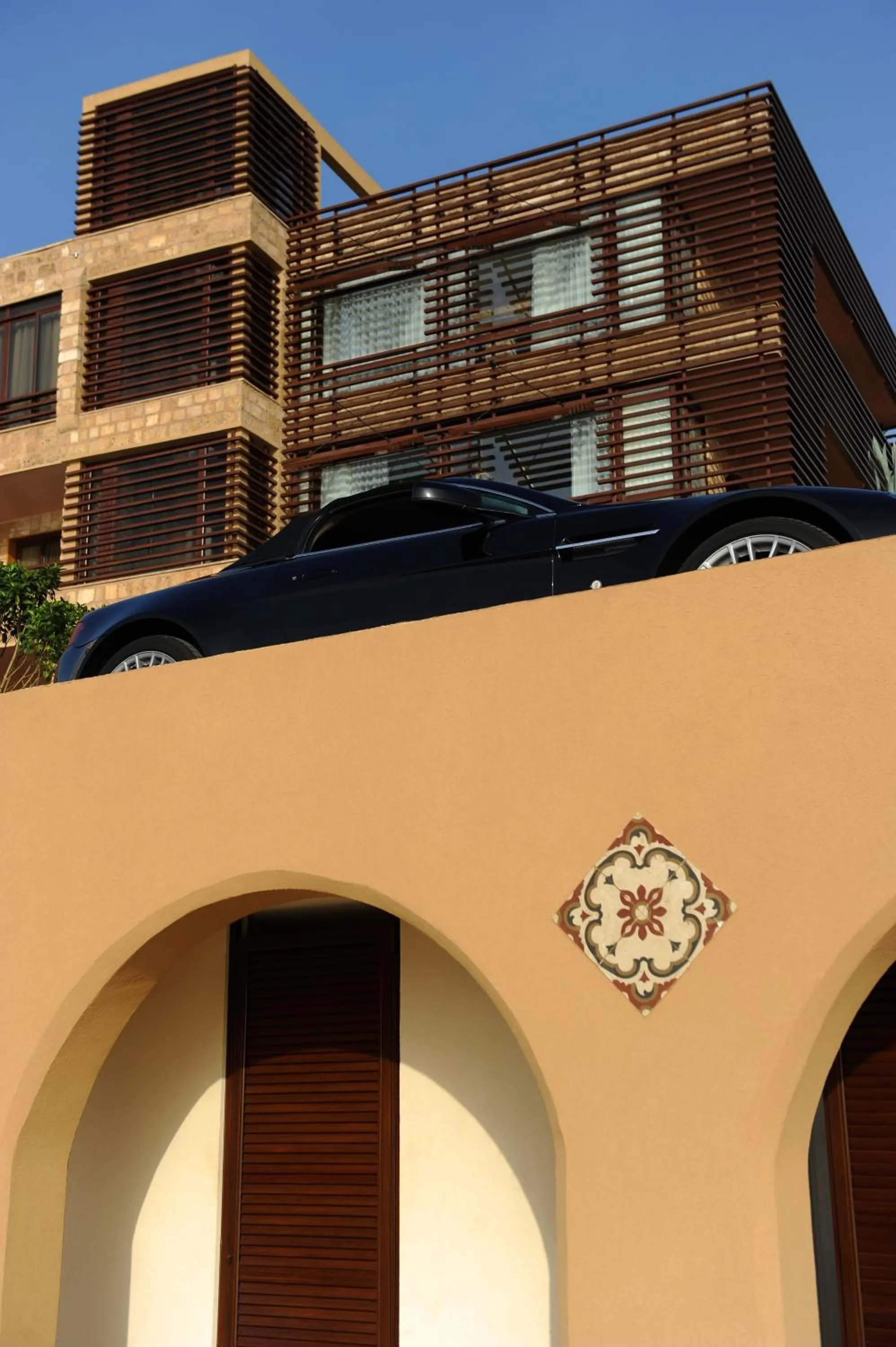 Area and facilities in Byblos Sur Mer