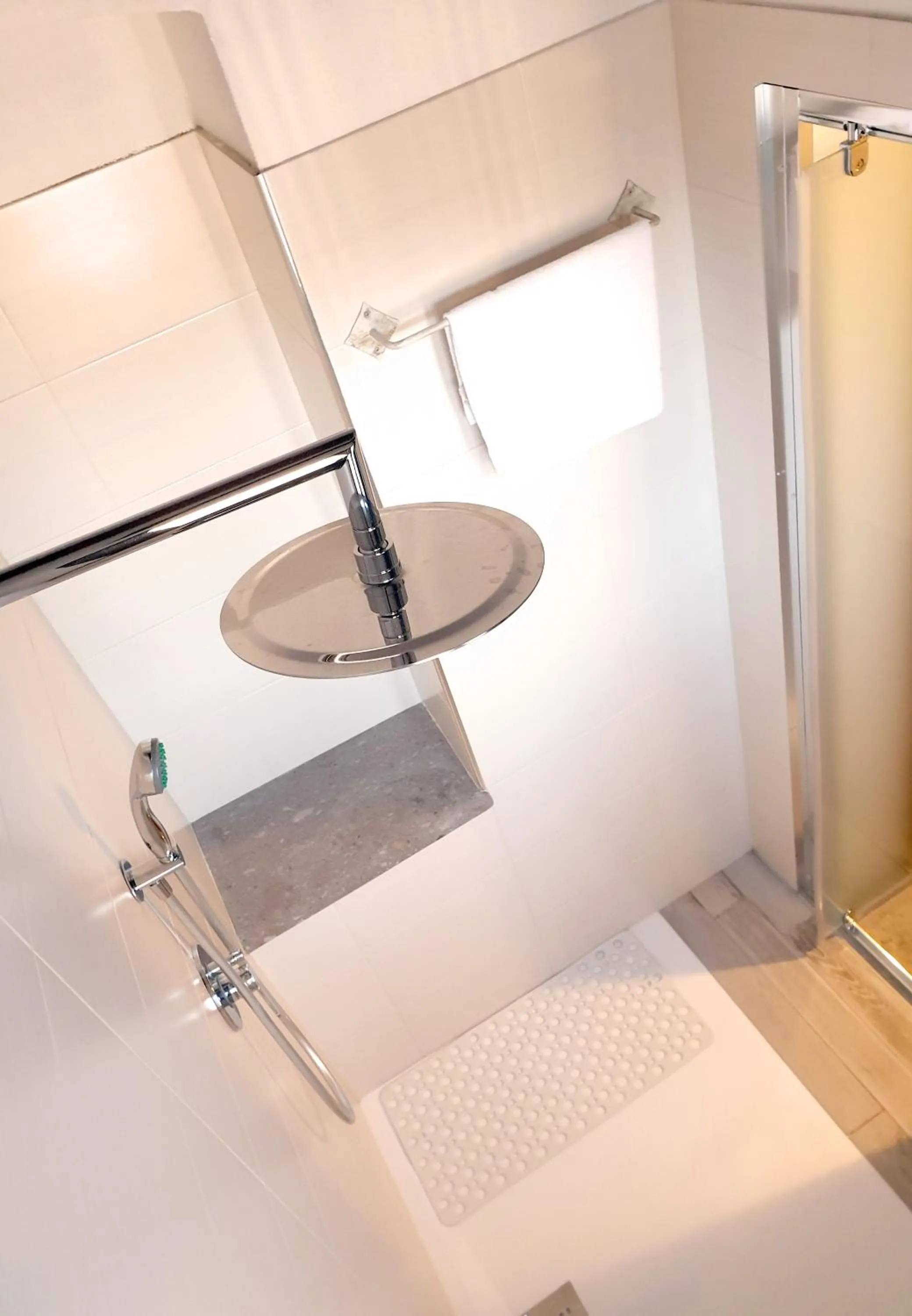 Shower in The Templars Guesthouse