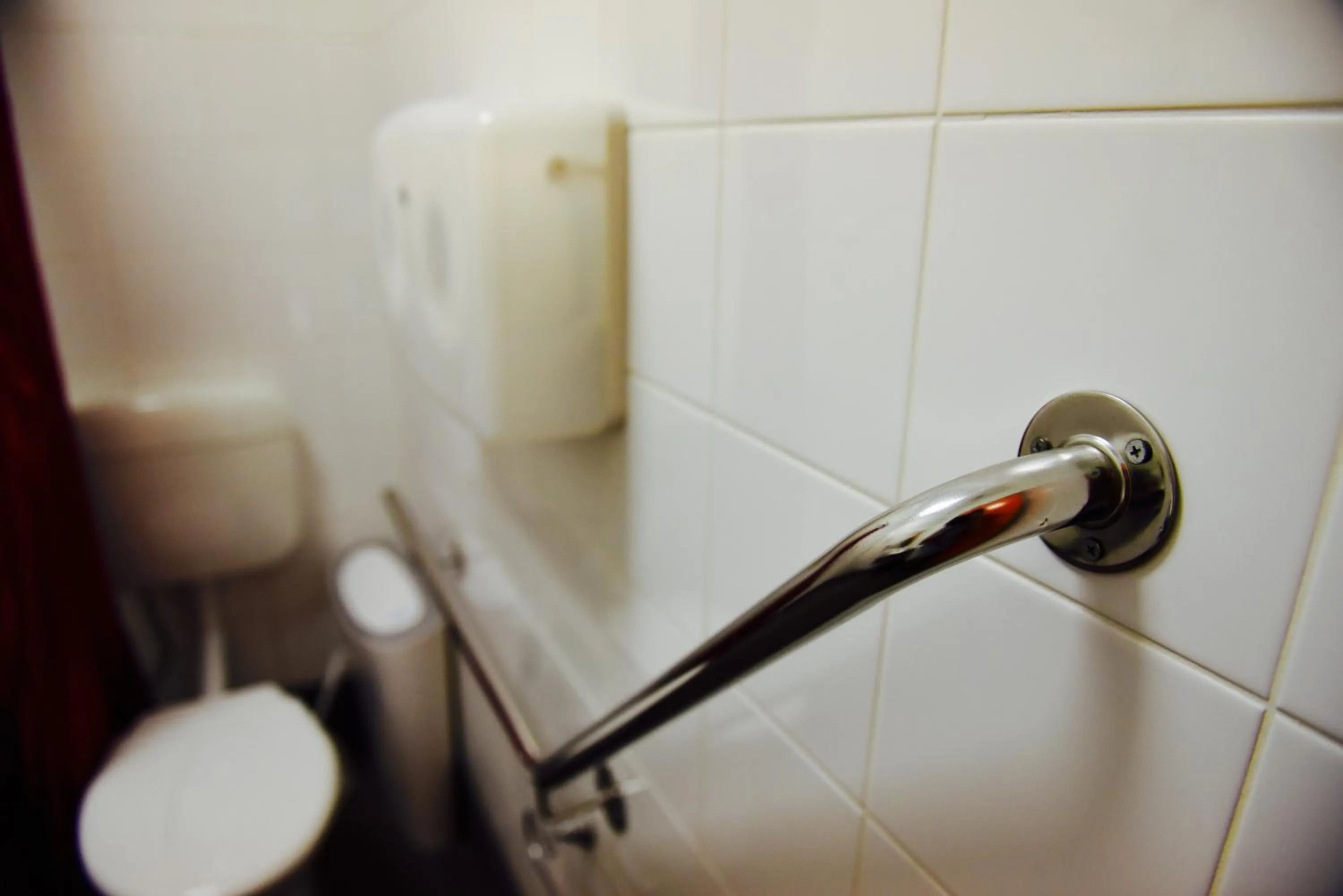 Bathroom in The Emperors Crown Hostel