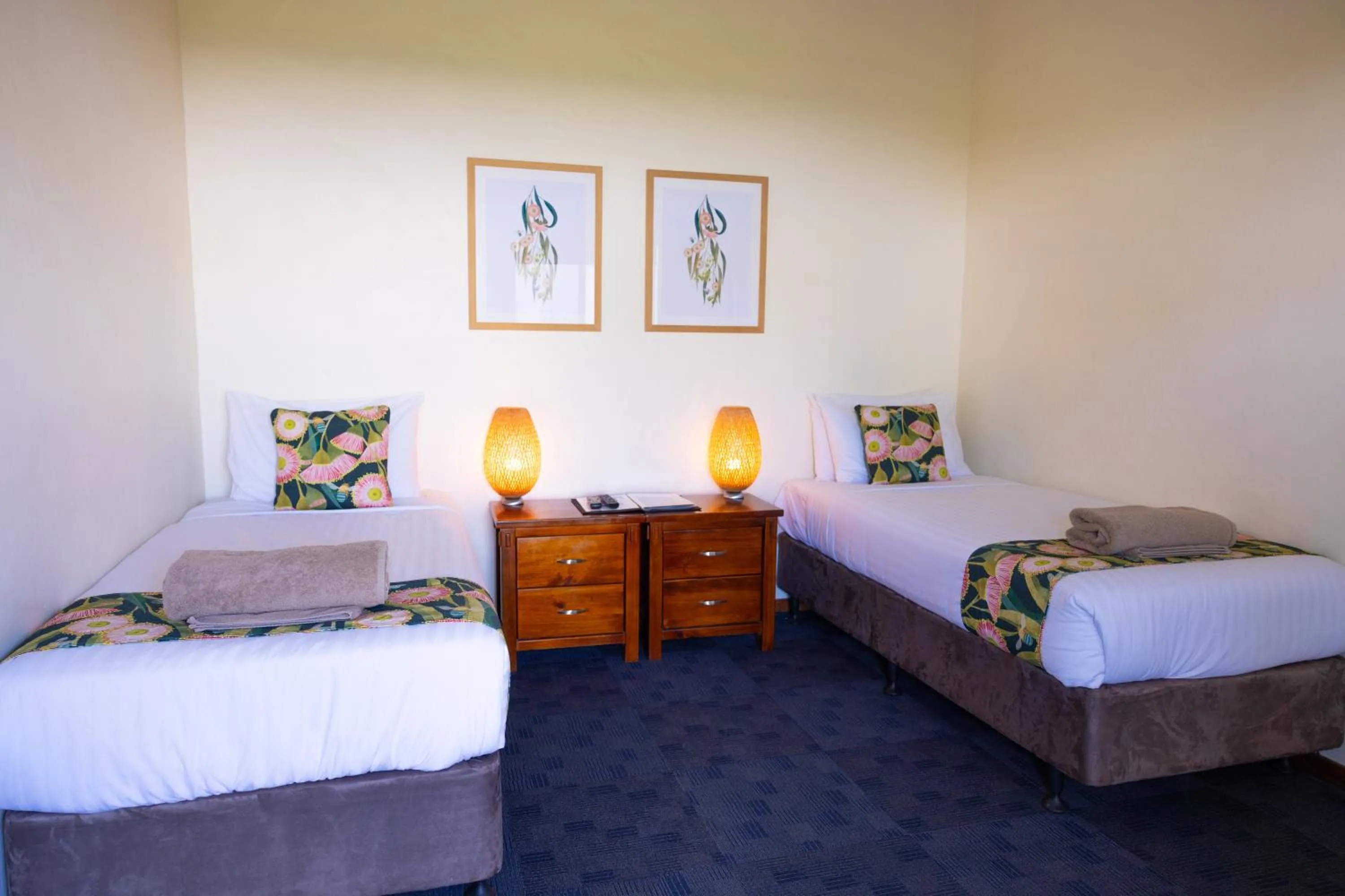 Photo of the whole room, Bed in Surfpoint Resort