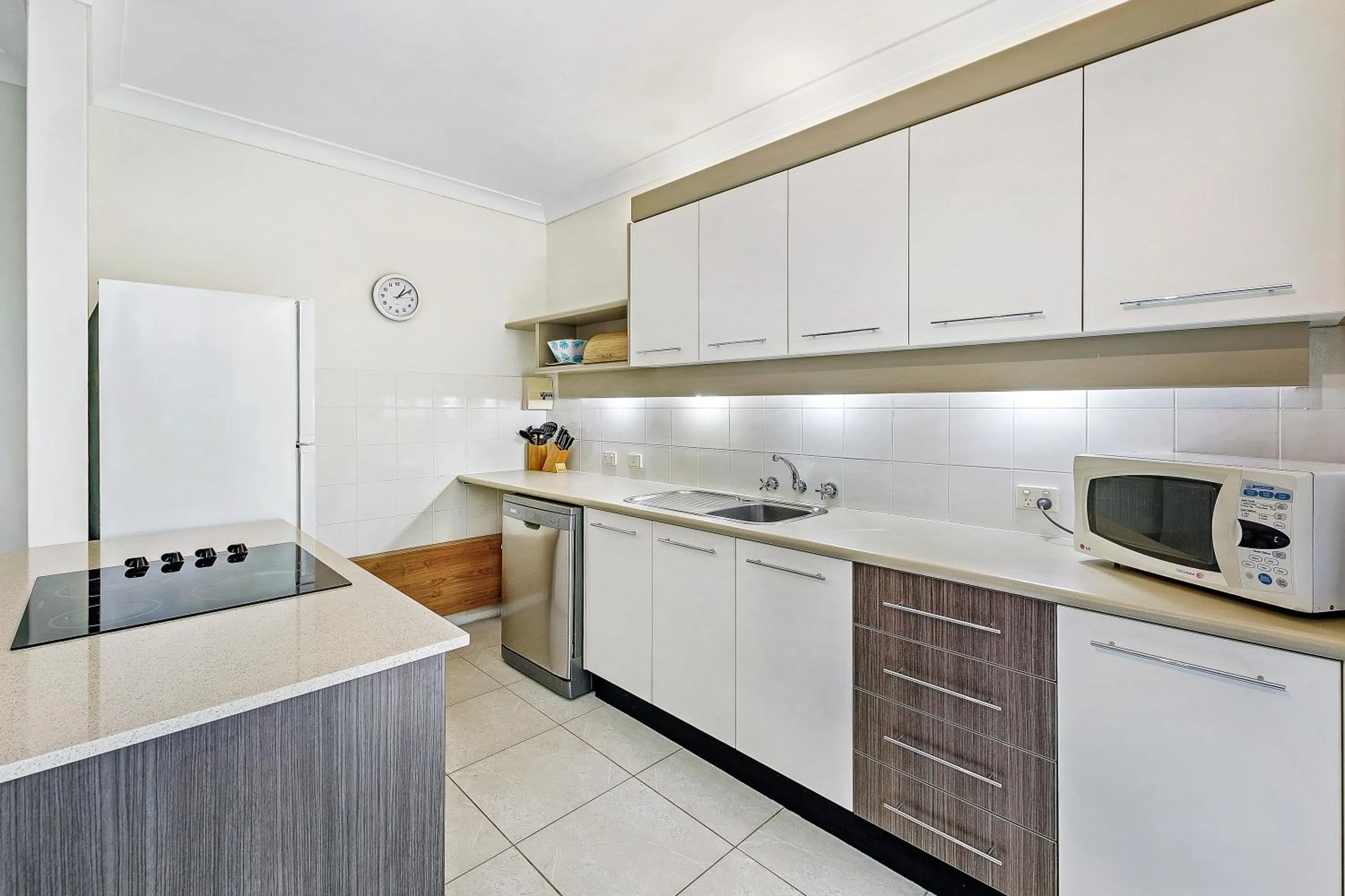 Kitchen or kitchenette in Smugglers On The Beach