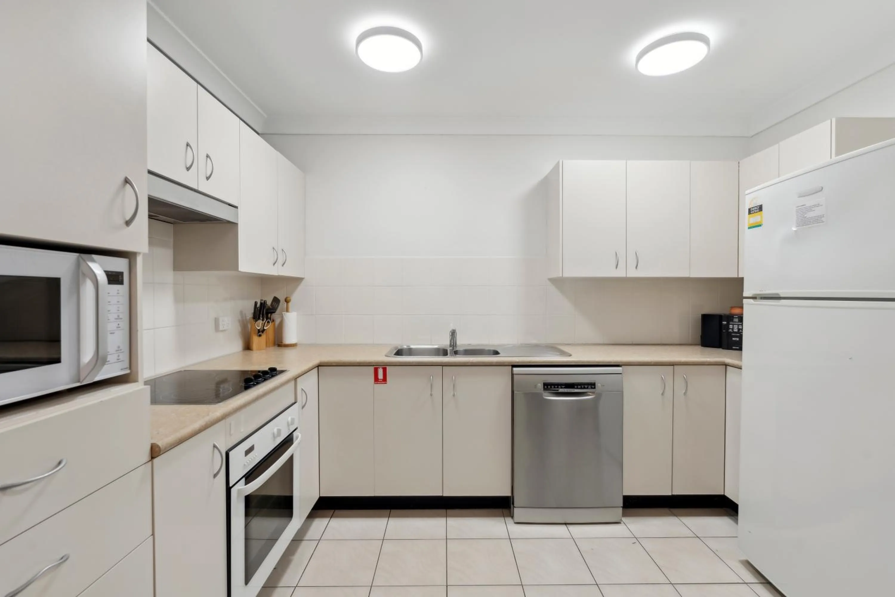 Kitchen or kitchenette in Smugglers On The Beach