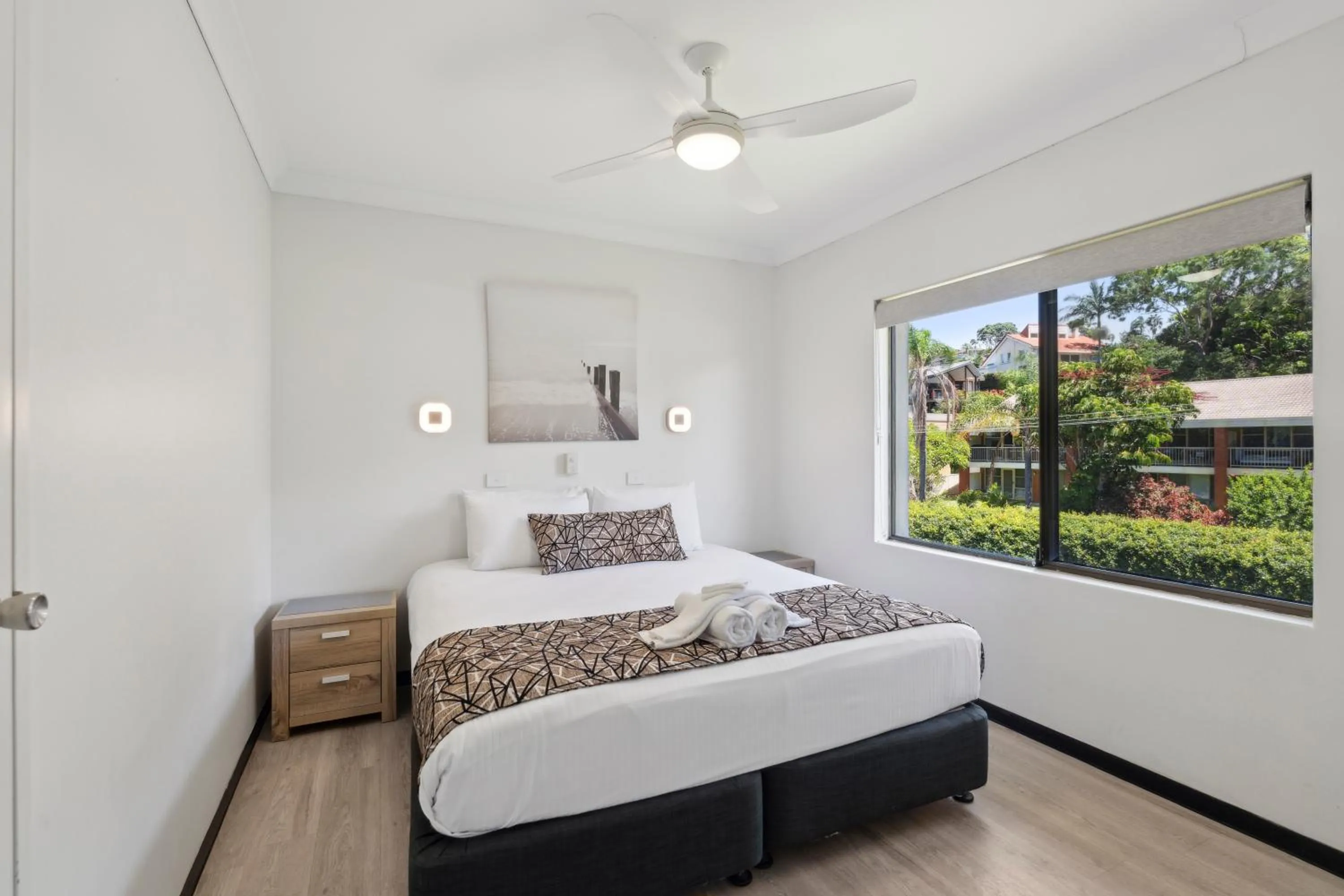 Bedroom, Bed in Smugglers On The Beach